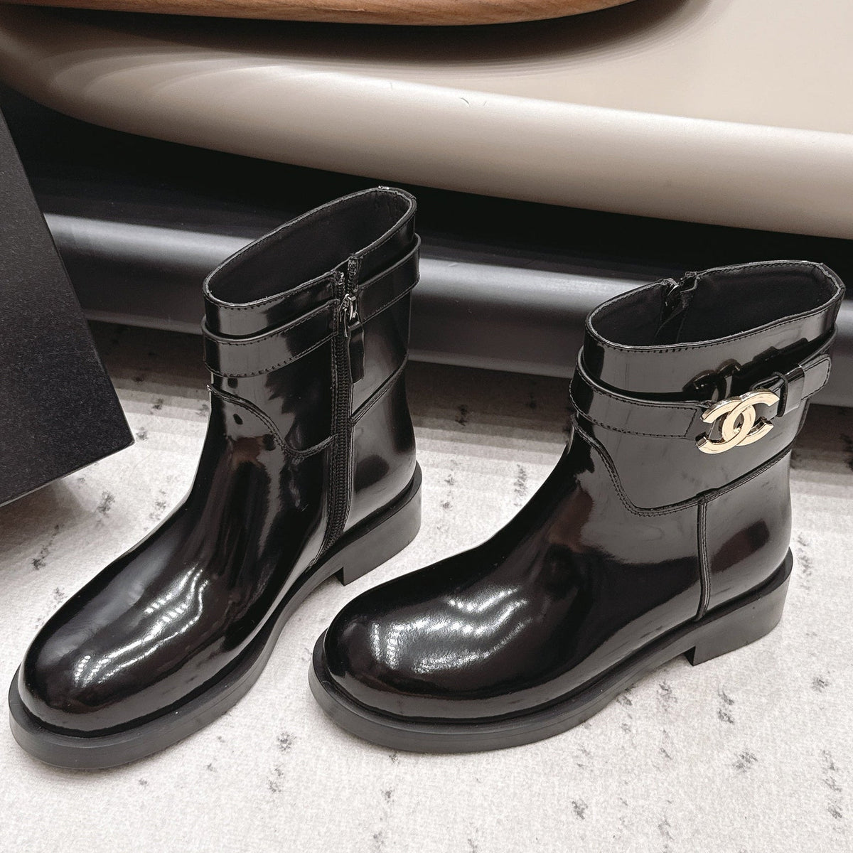 Chanel 2026 Round-Toe Zip-Up Boots Cowhide 976099