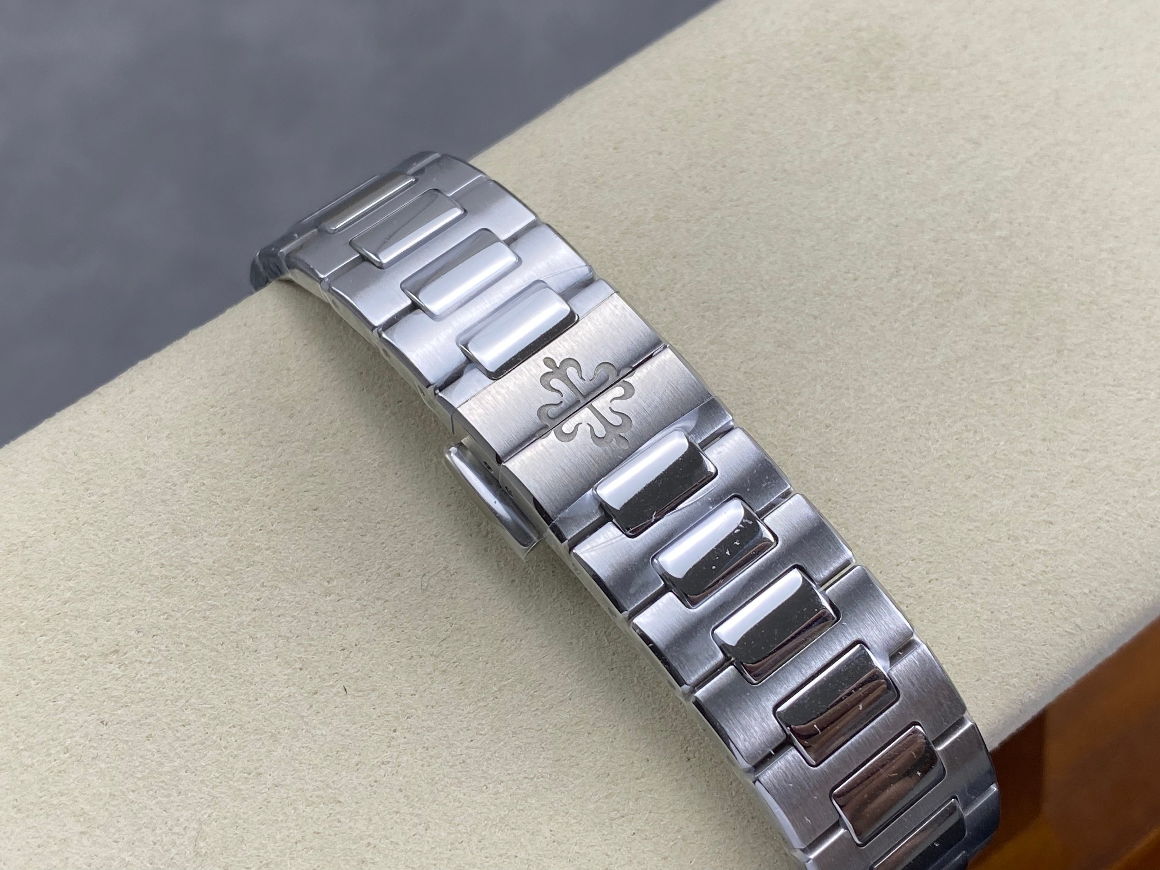 Patek Philippe Nautilus 35mm Black Gray Dial Sliver Case