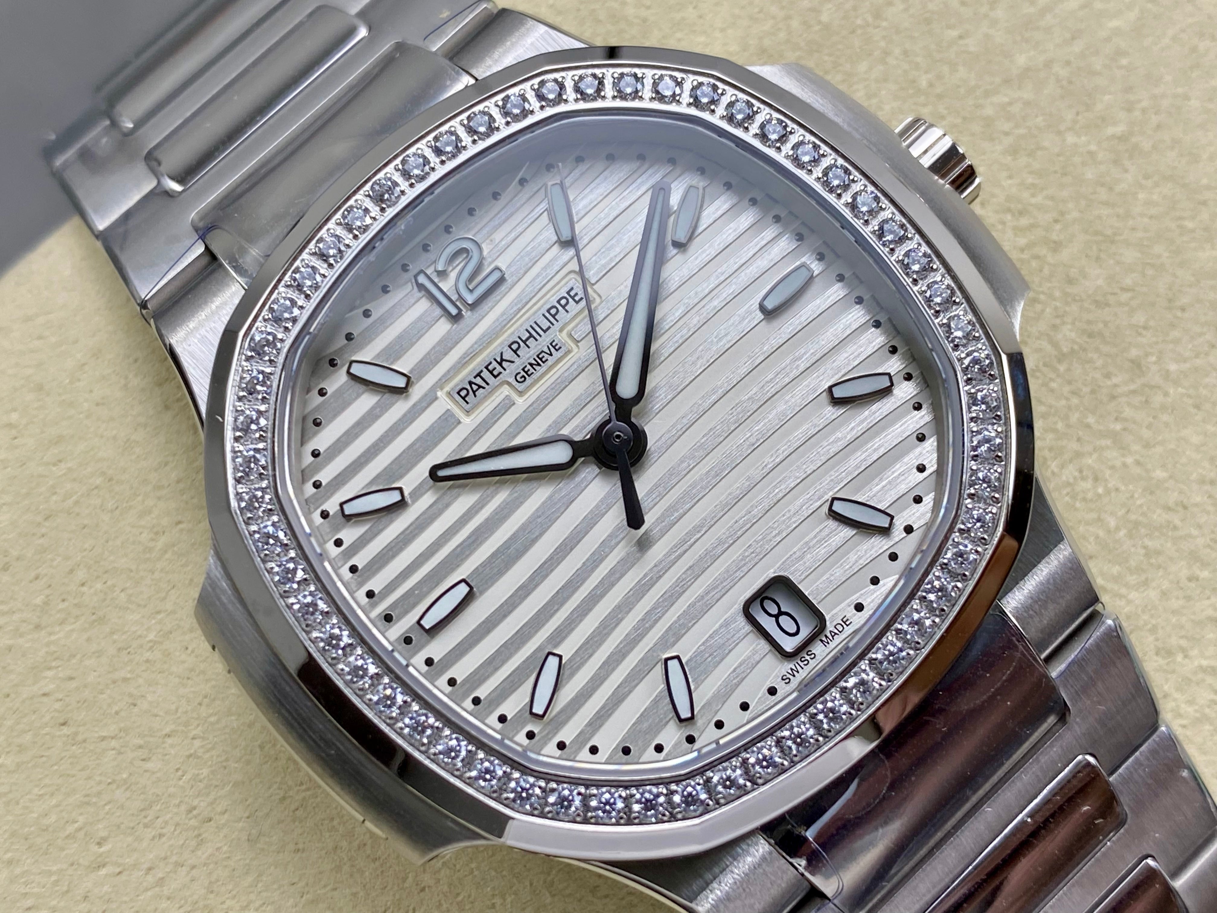 Patek Philippe Nautilus 35mm Cream Dial Sliver Case Diamond Bezel