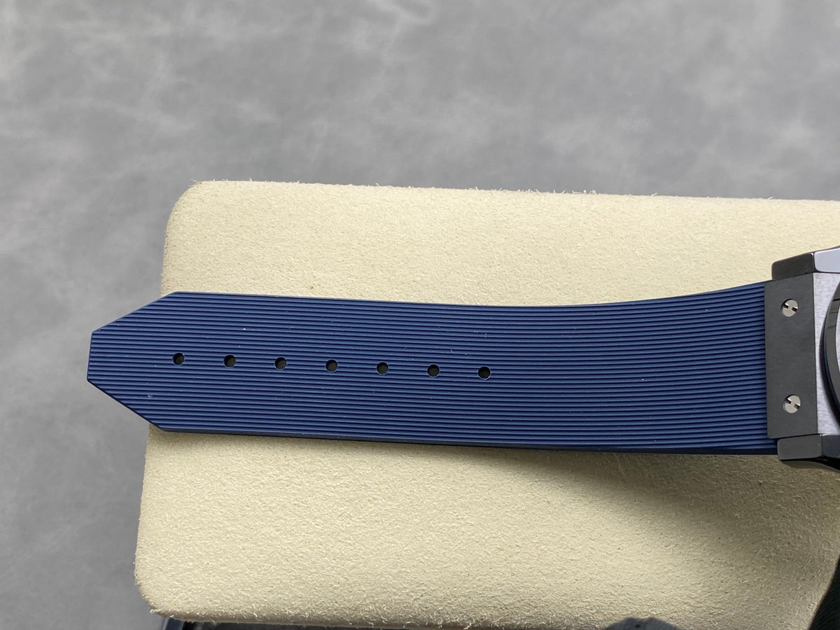 Hublot Classic Fusion Blue 42mm Blue Dial Rubber Strap