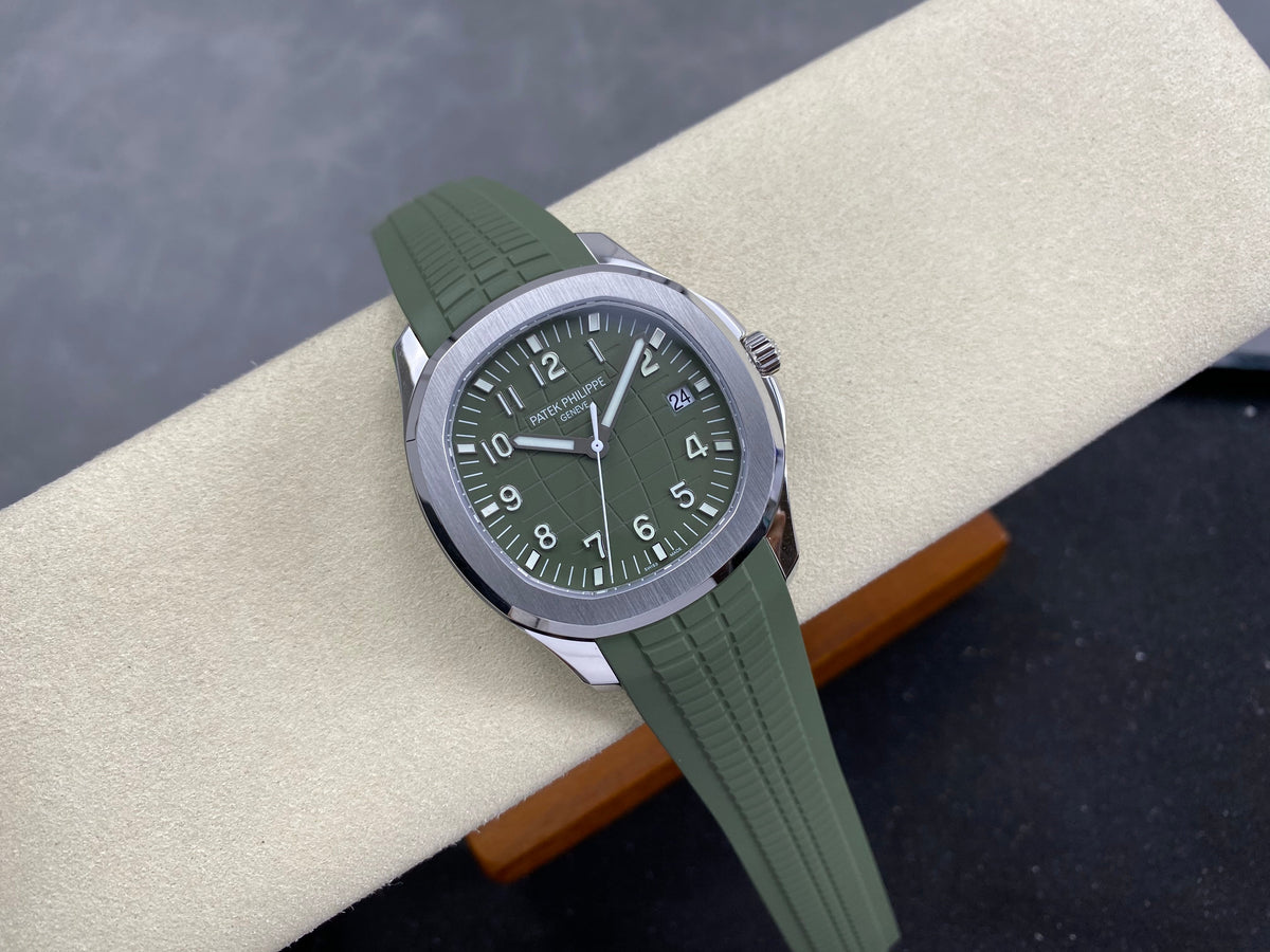 Patek Philippe Aquanaut 42mm Green Dial Green Rubber Strap