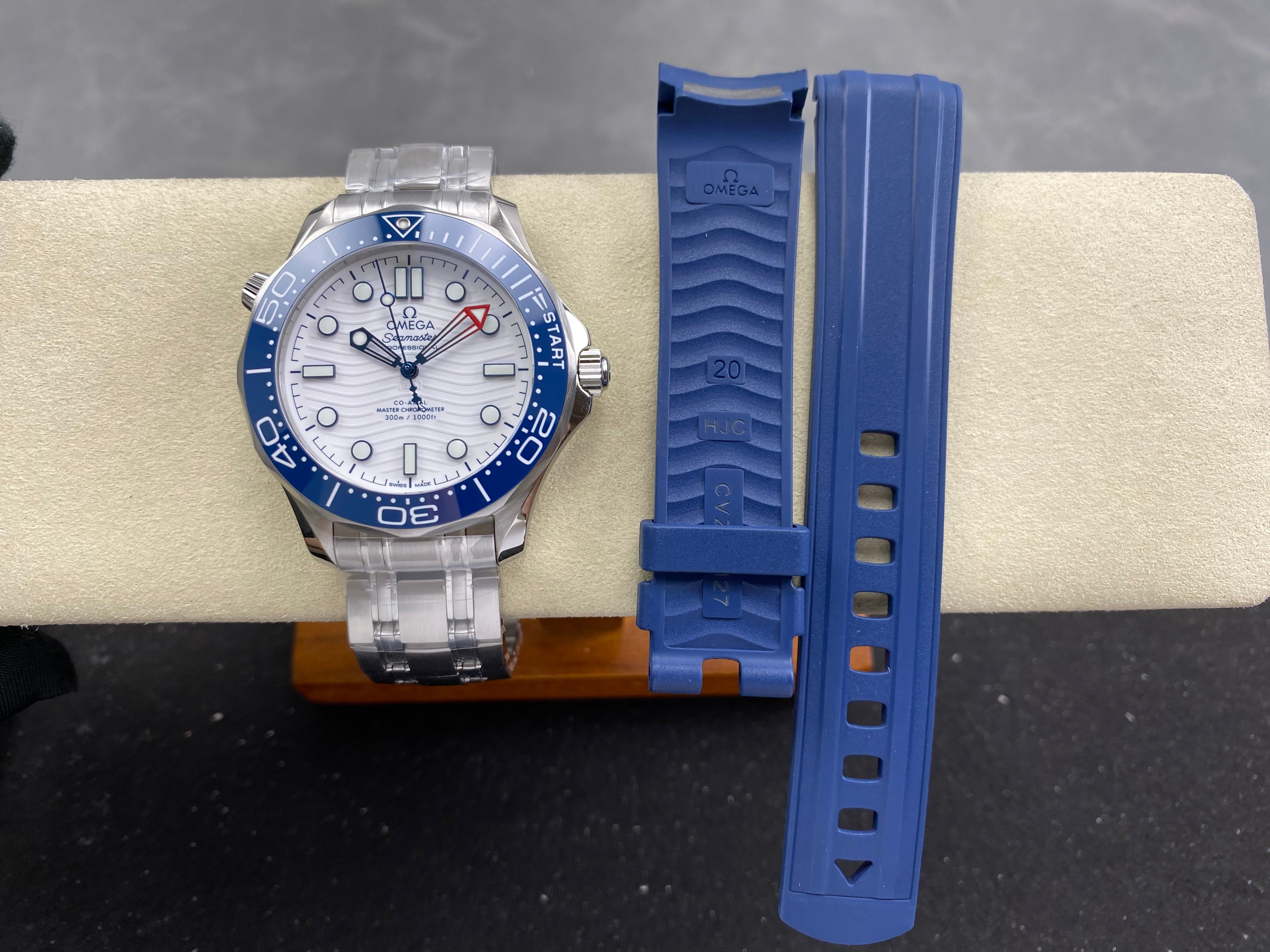 Omega Seamaster 42mm White Dial Blue Bezel Steel