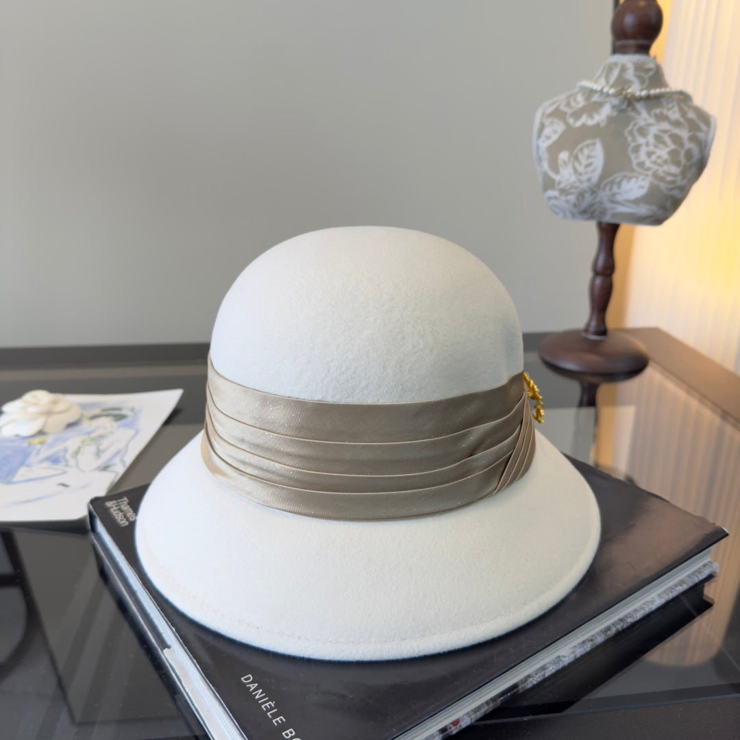 Chanel Felt Hat With Brooch 477662