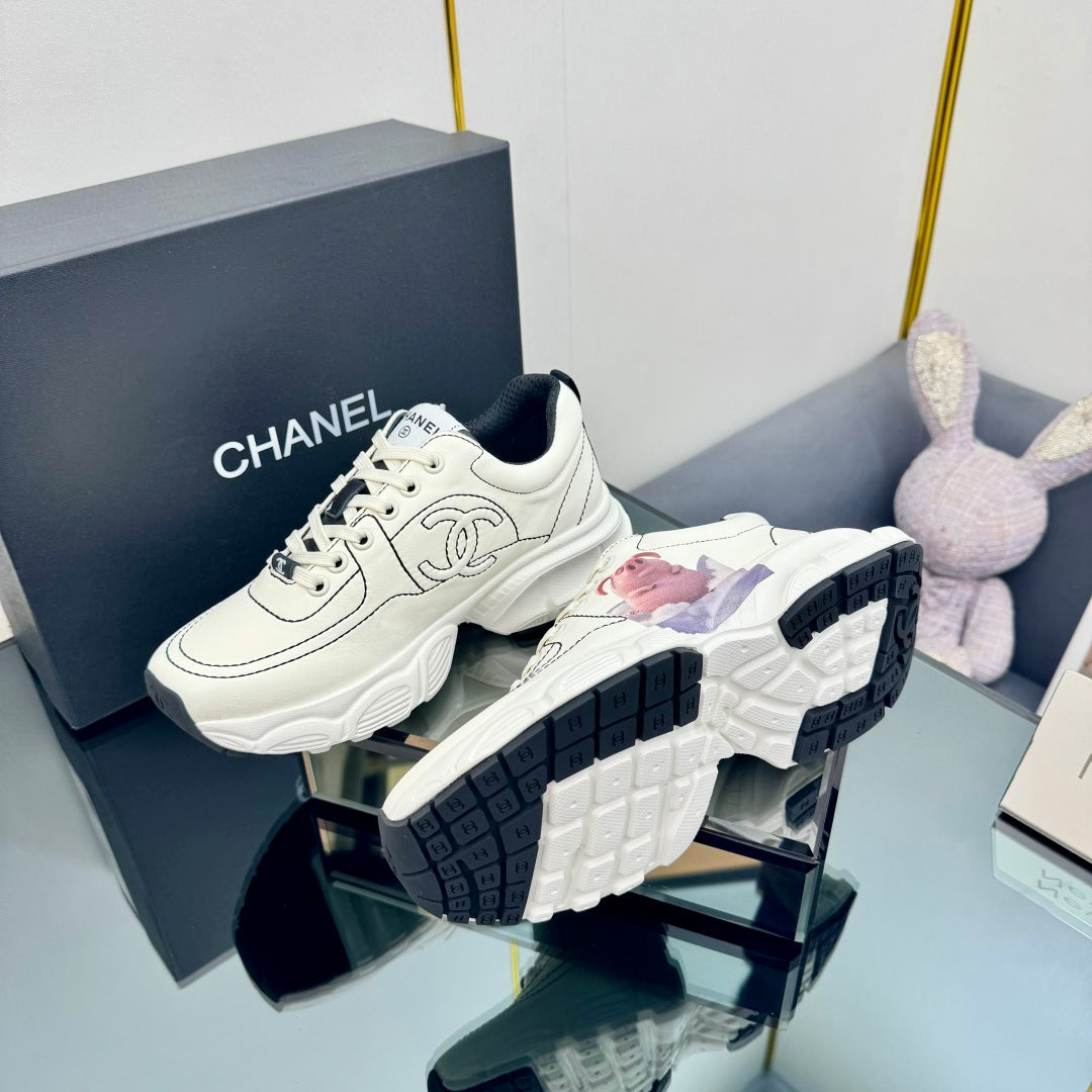 CC Sneaker White with Sticker Cowhide 238627