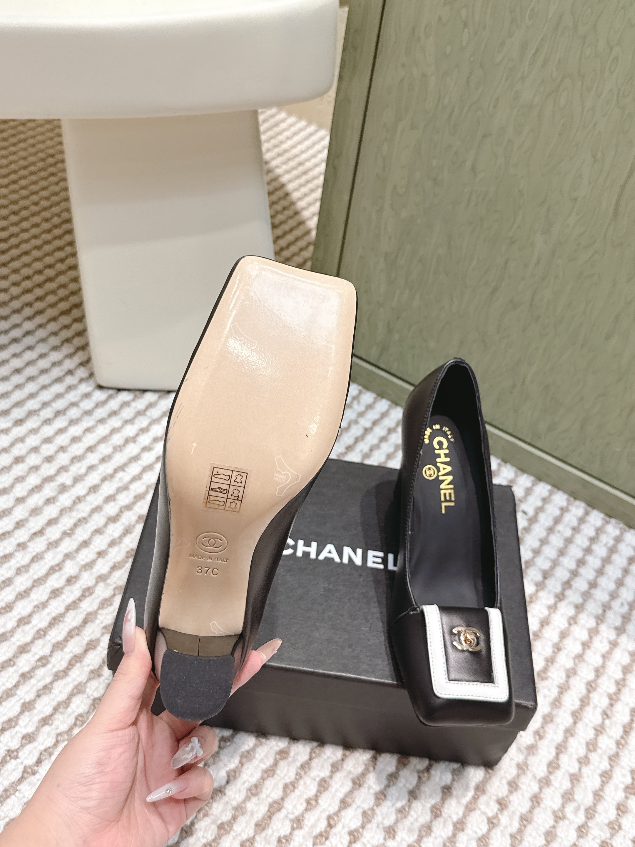 Chanel 2026 Pump Suede and Lambskin