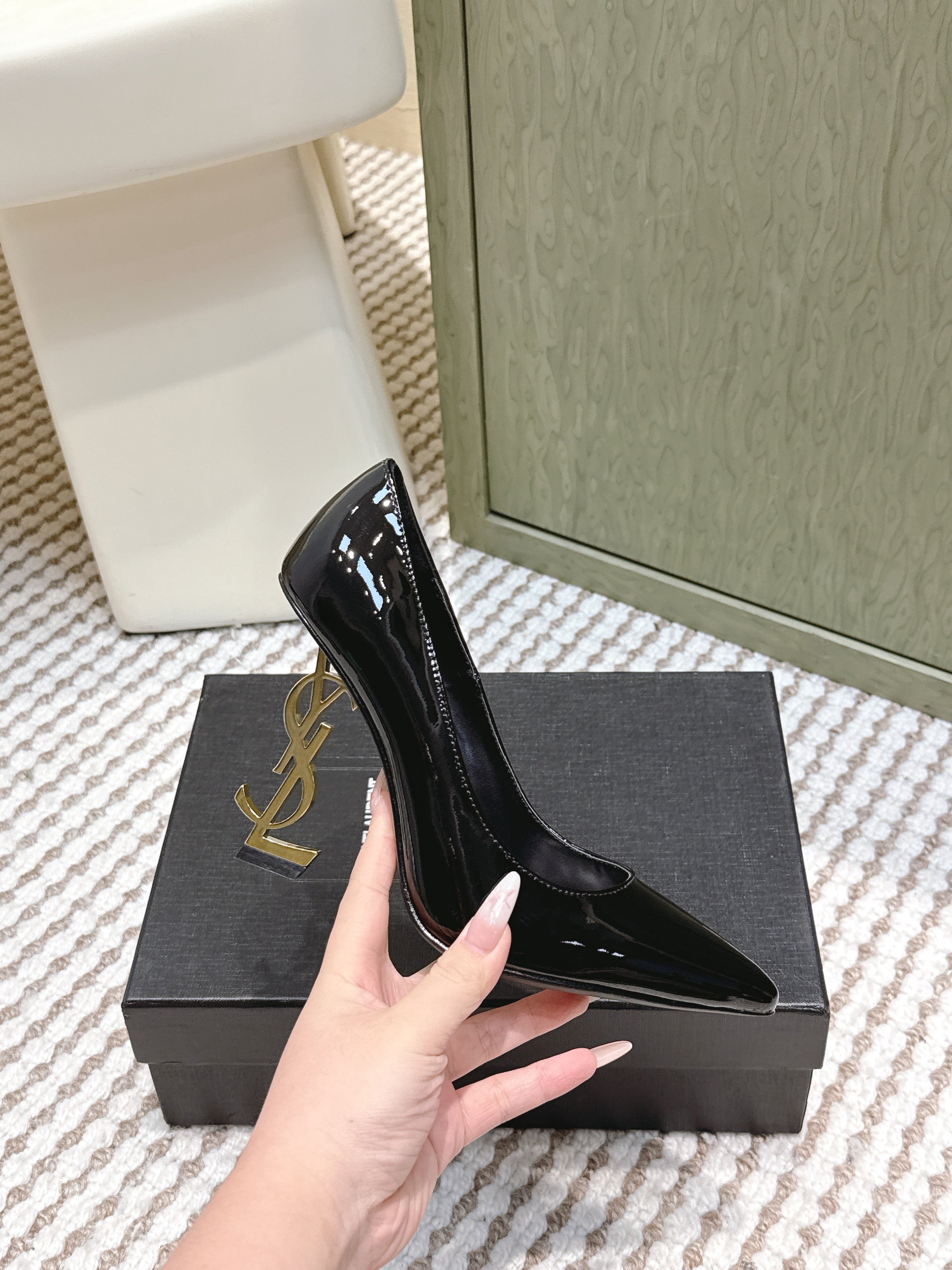 YSL 26ss High Heel Pumps 85 Black Patent Leather Gold 654697