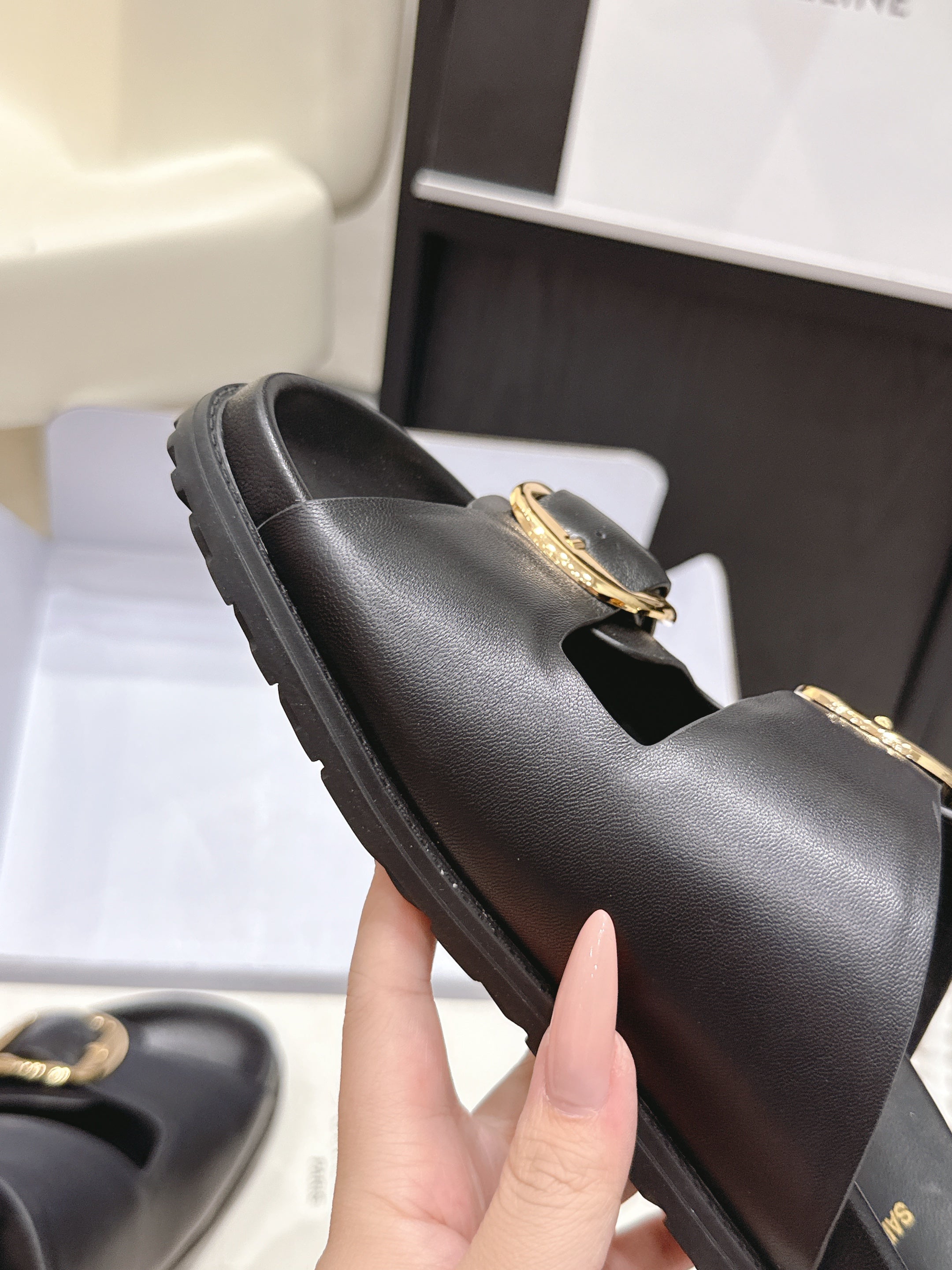 YSL 26ss Platform Slippers Black Sheepskin Gold Buckle 663205