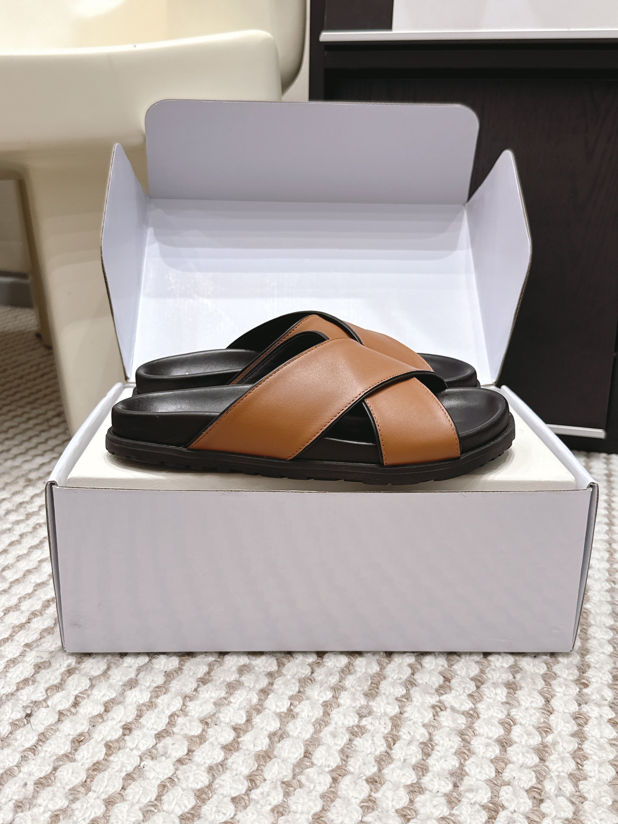 YSL 26ss Platform Slippers Camel Brown Black Sheepskin 663212