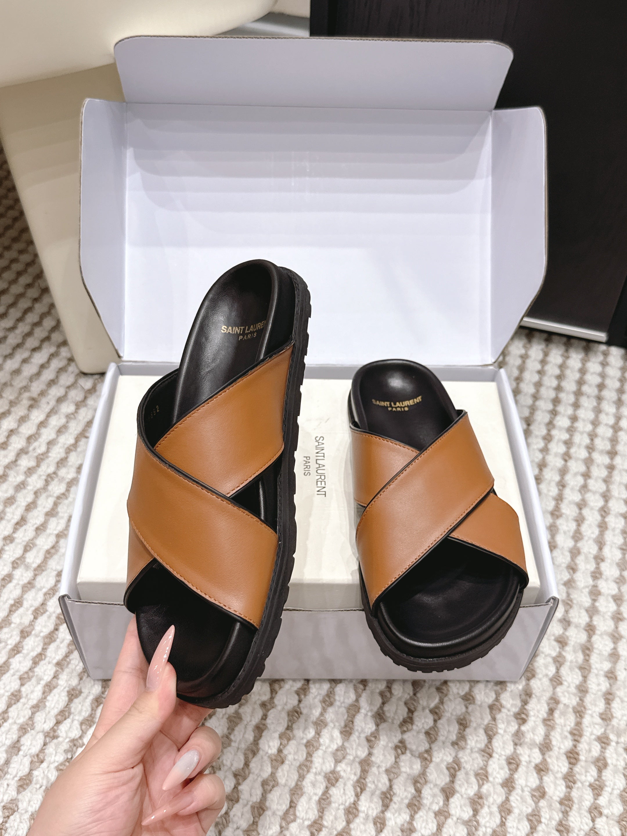YSL 26ss Platform Slippers Camel Brown Black Sheepskin 663212