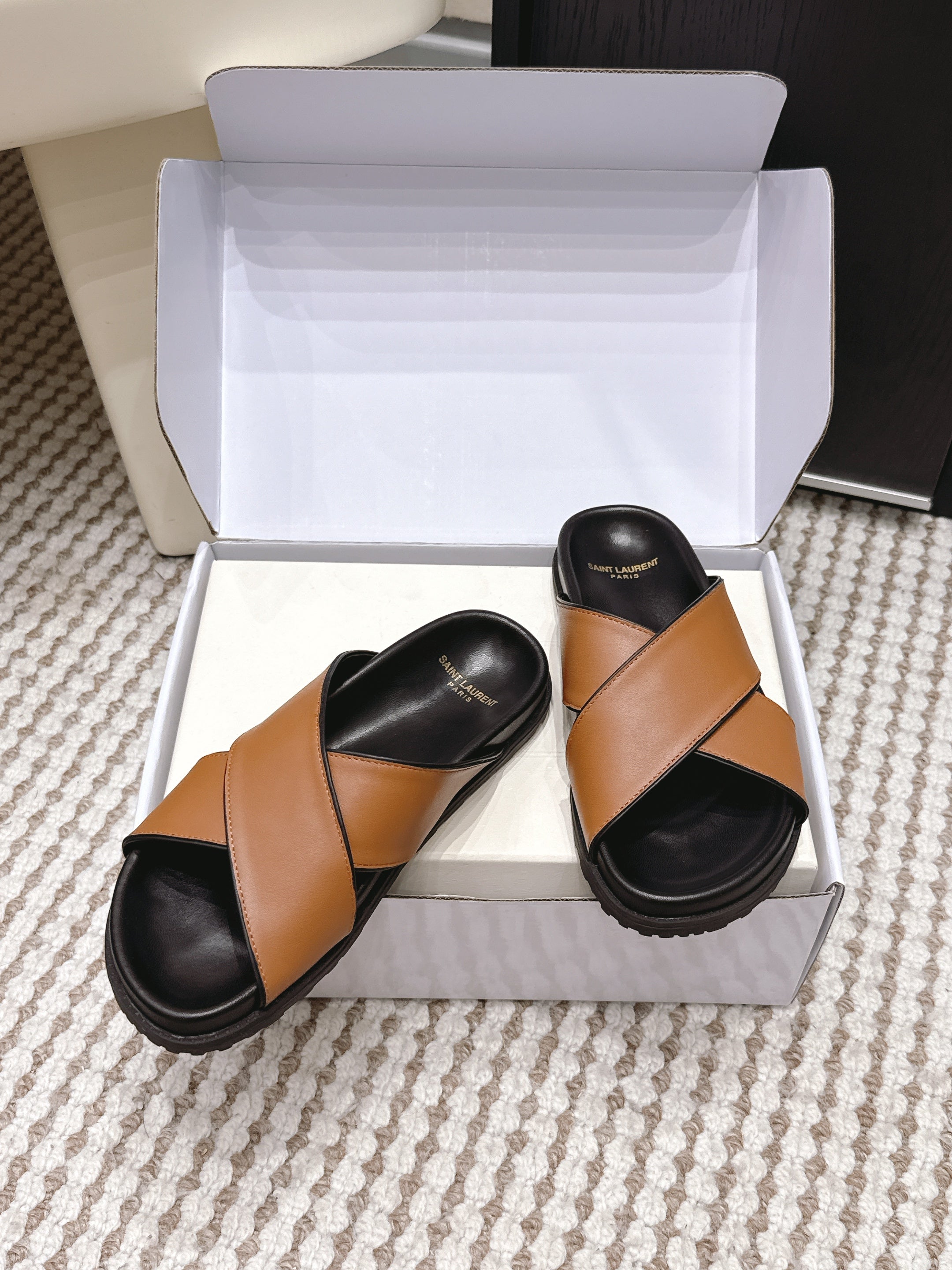 YSL 26ss Platform Slippers Camel Brown Black Sheepskin 663212