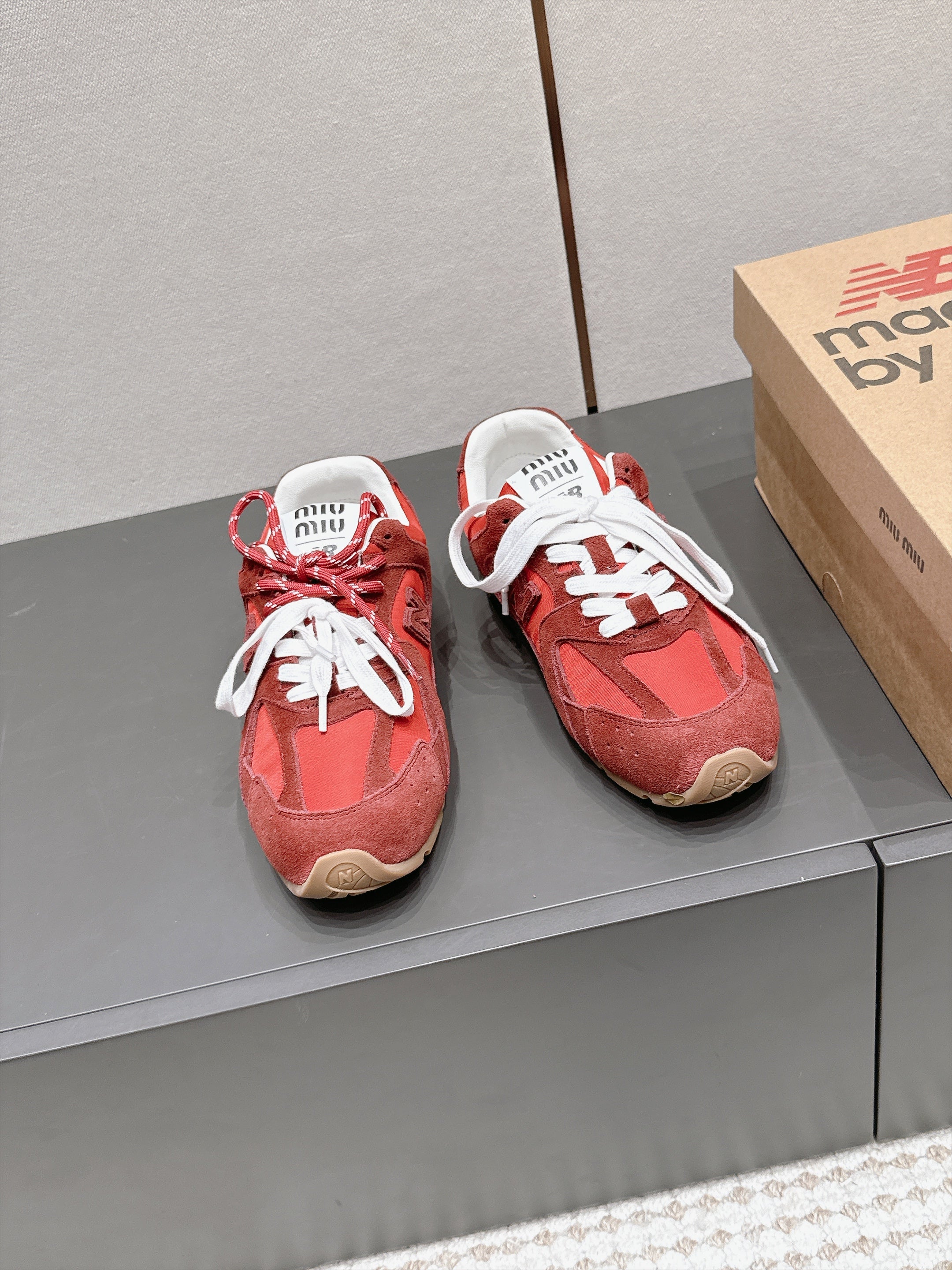 Miu Miu 2026 Balance 530 Sneakers Suede 990474