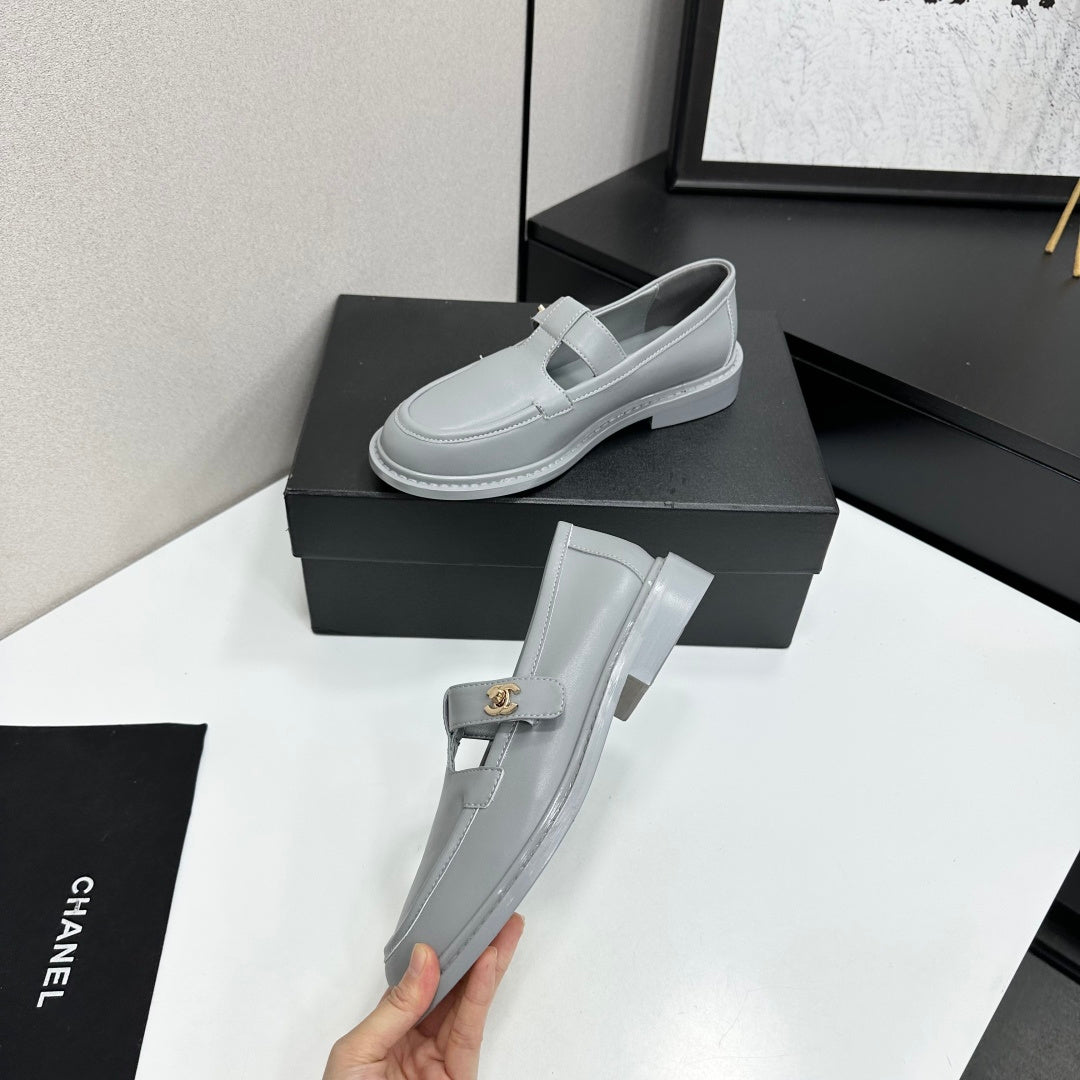 Chanel 2026 CC Turnlock Loafers Cowhide 944554