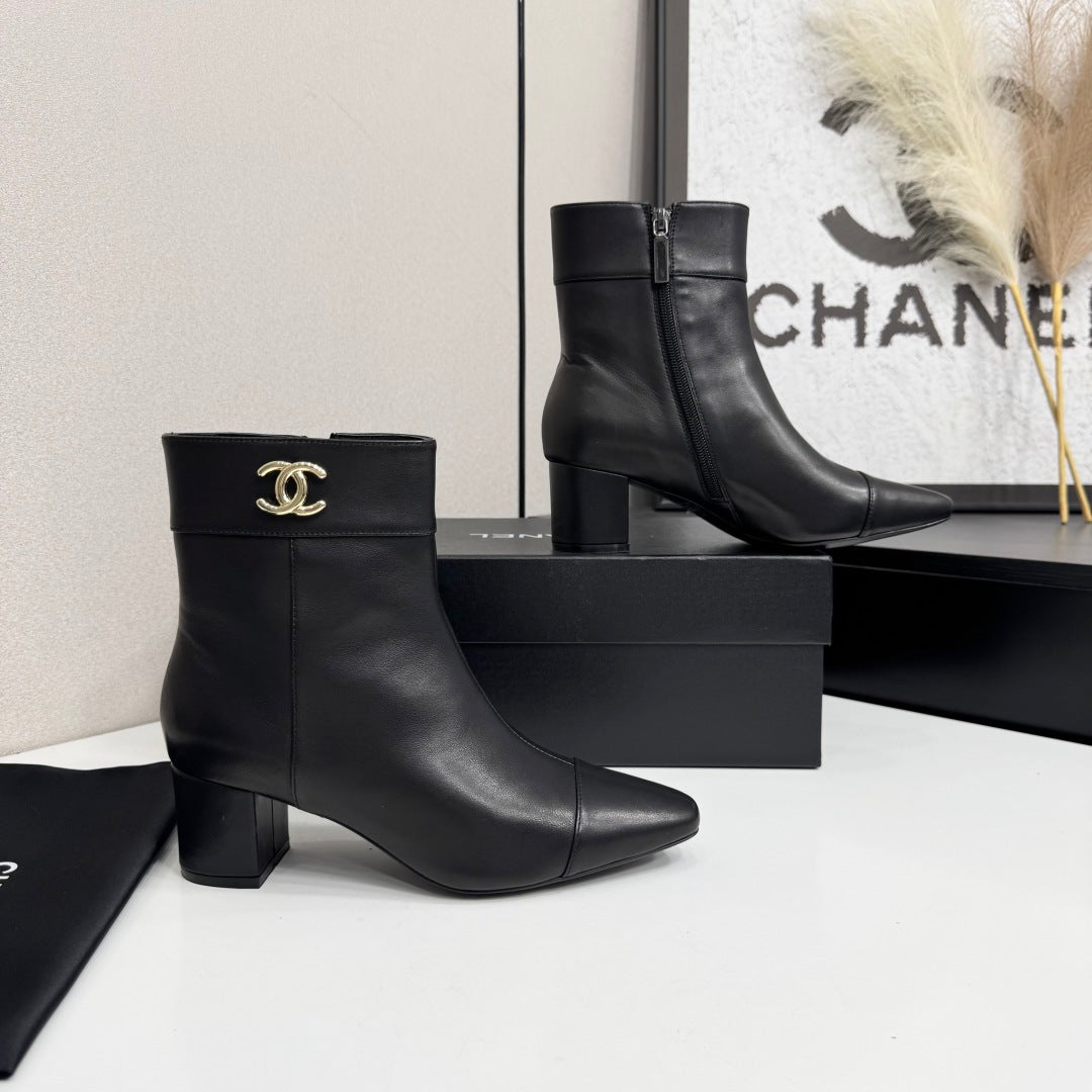 Chanel 2026 Pointed-Toe Ankle Boots 55mm Leather 193757