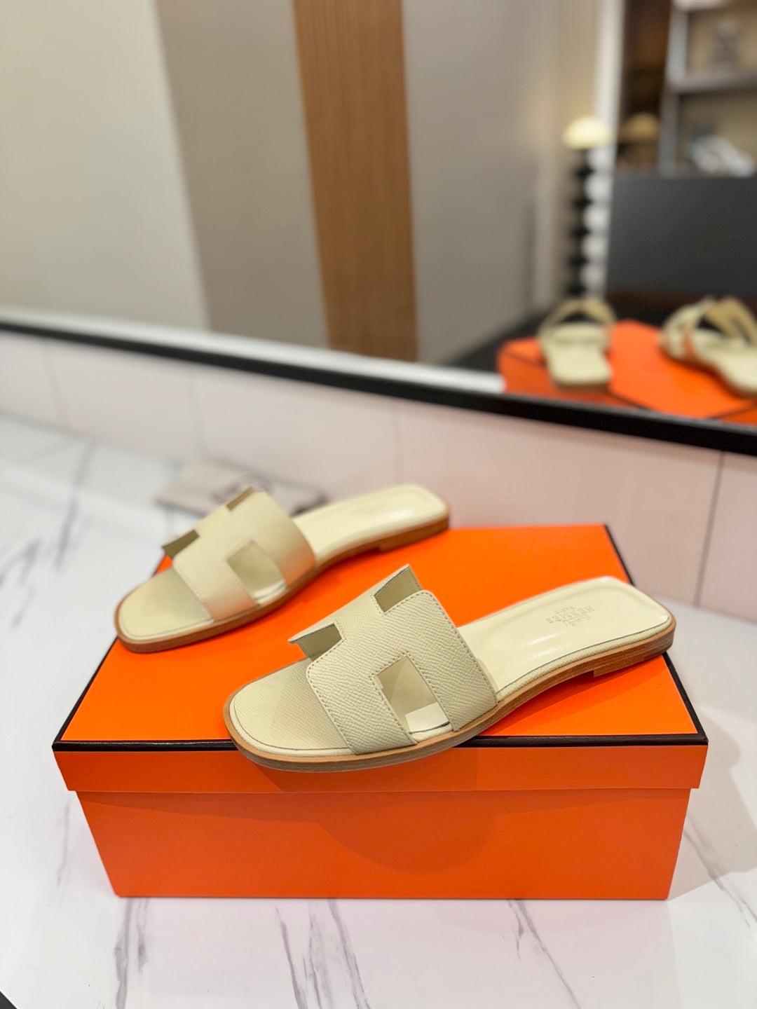 HM Oran Sandal Pearl Ivory Goatskin 294868