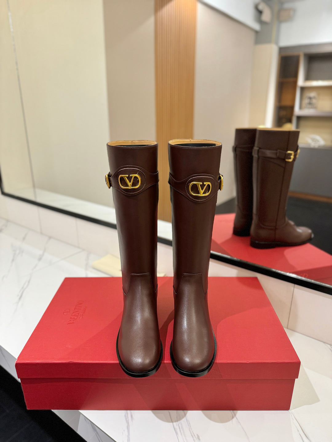 Valentino 2026 Garavani Vlogo Signature Round Toe Calfskin Boots 505542