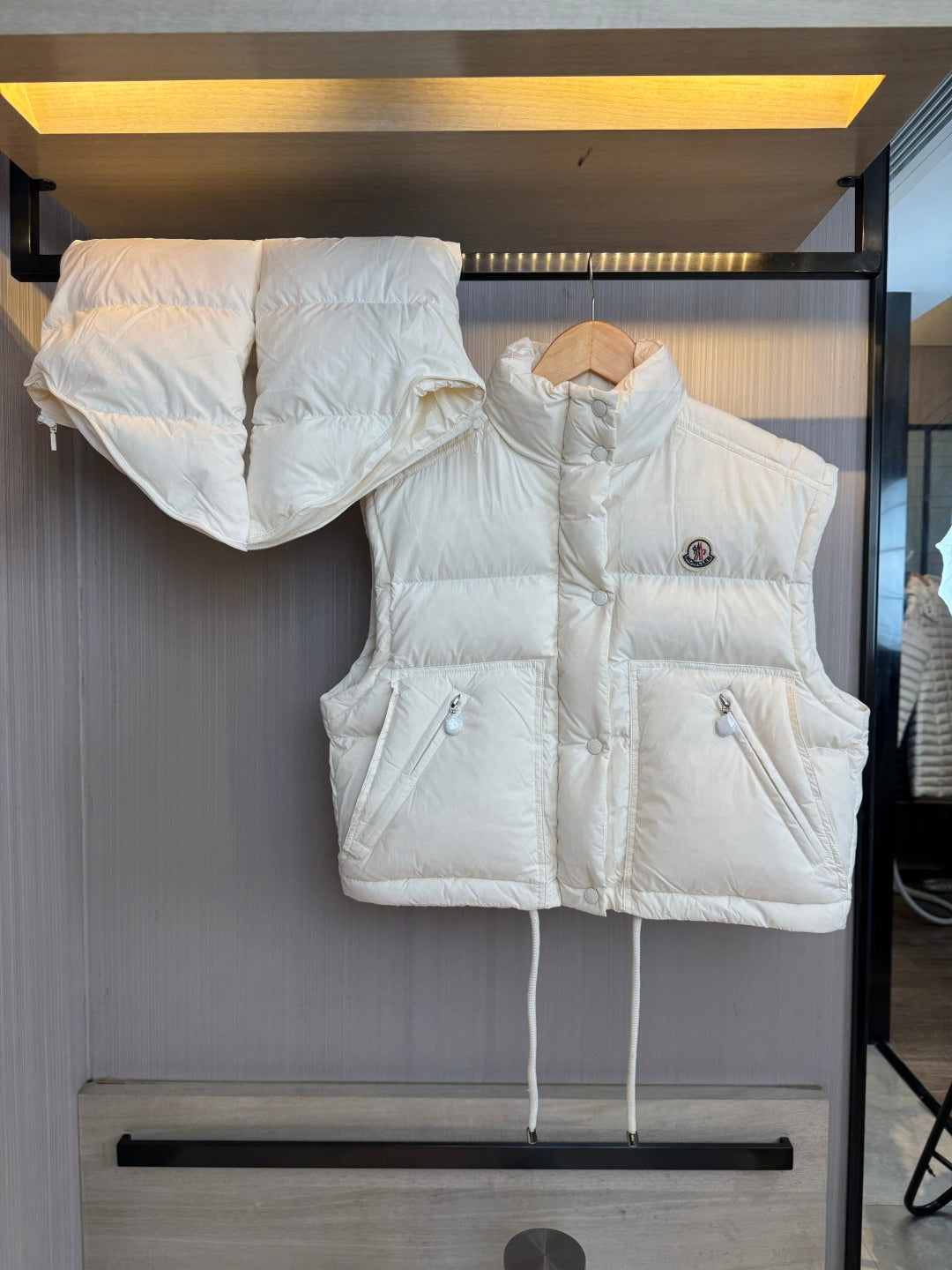 Moncler 25 Down Jacket With Detachable Sleeves  285711