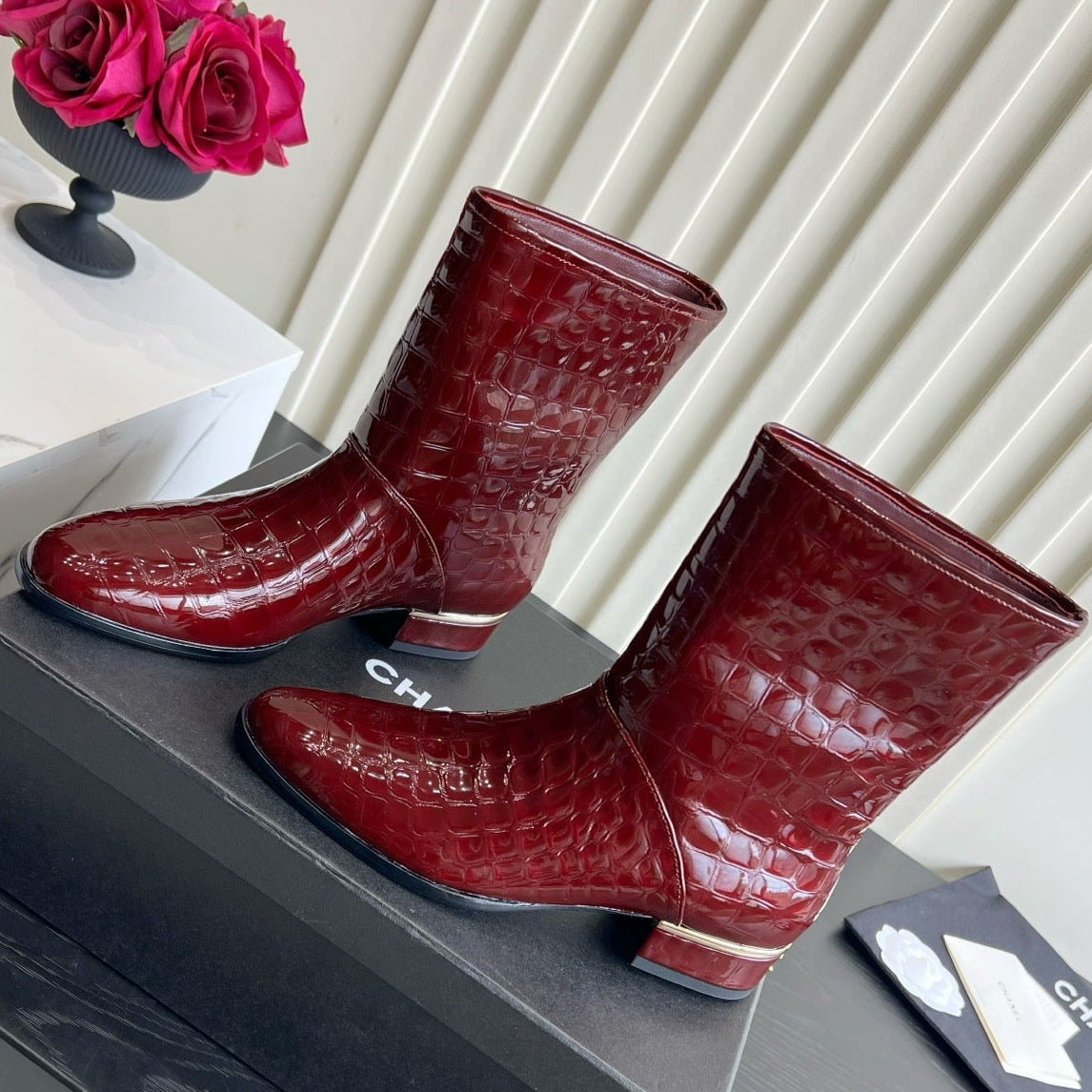 Chanel 2026 Métiers D'art Ankle Boots Cowhide 977427
