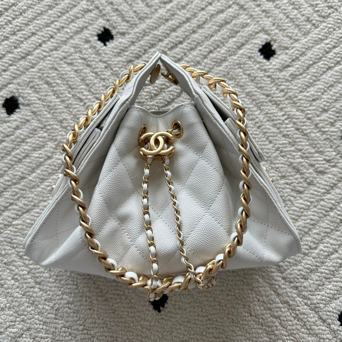 Chanel 25 Hobo Bag 22cm White Calfskin 286182