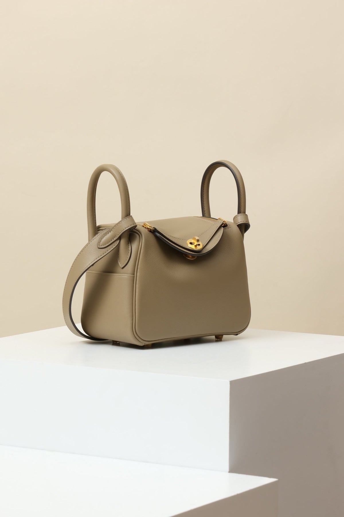 High-end Hermes 2026 Mini Lindy 19cm Swift Calfskin Suede