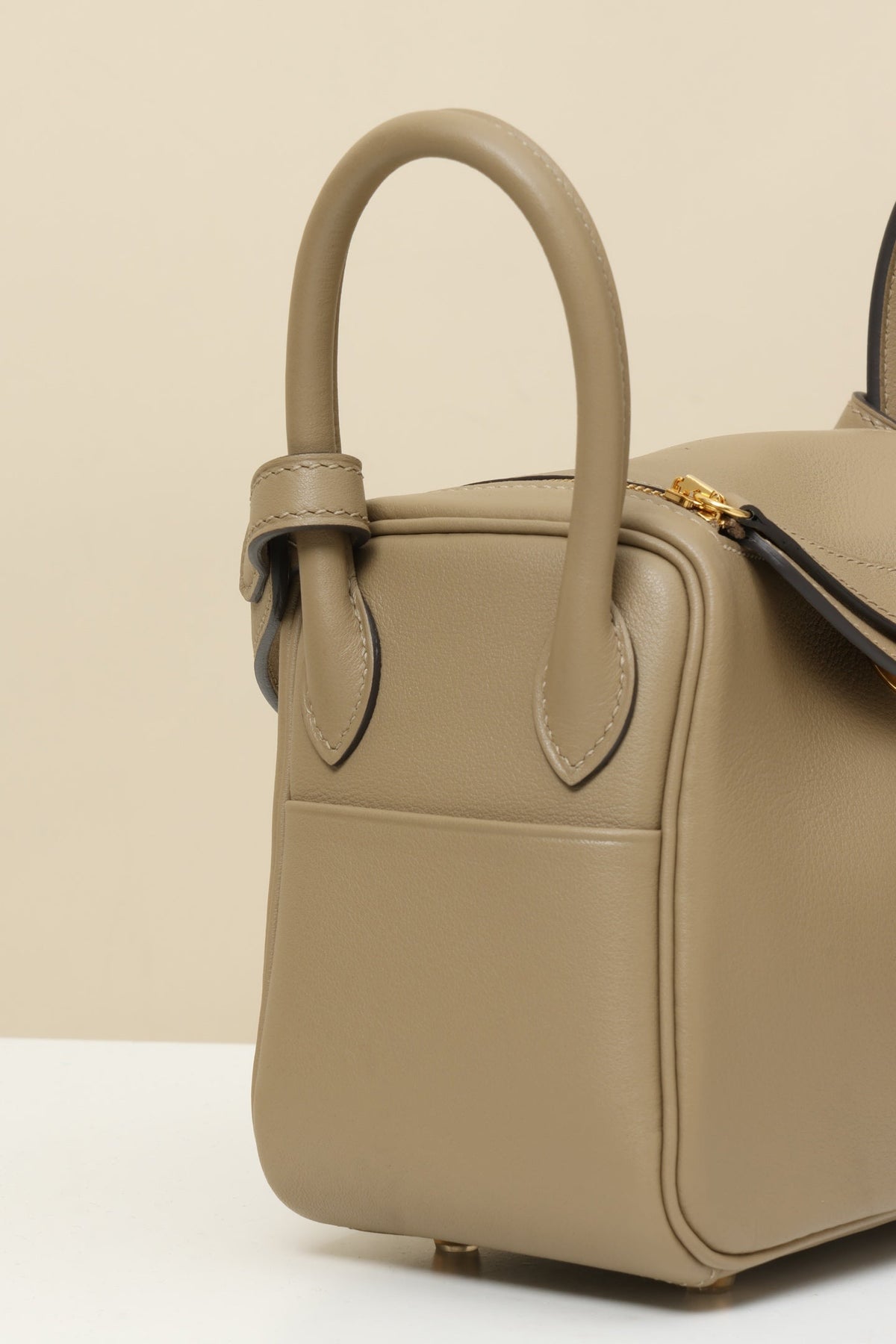 High-end Hermes 2026 Mini Lindy 19cm Swift Calfskin Suede