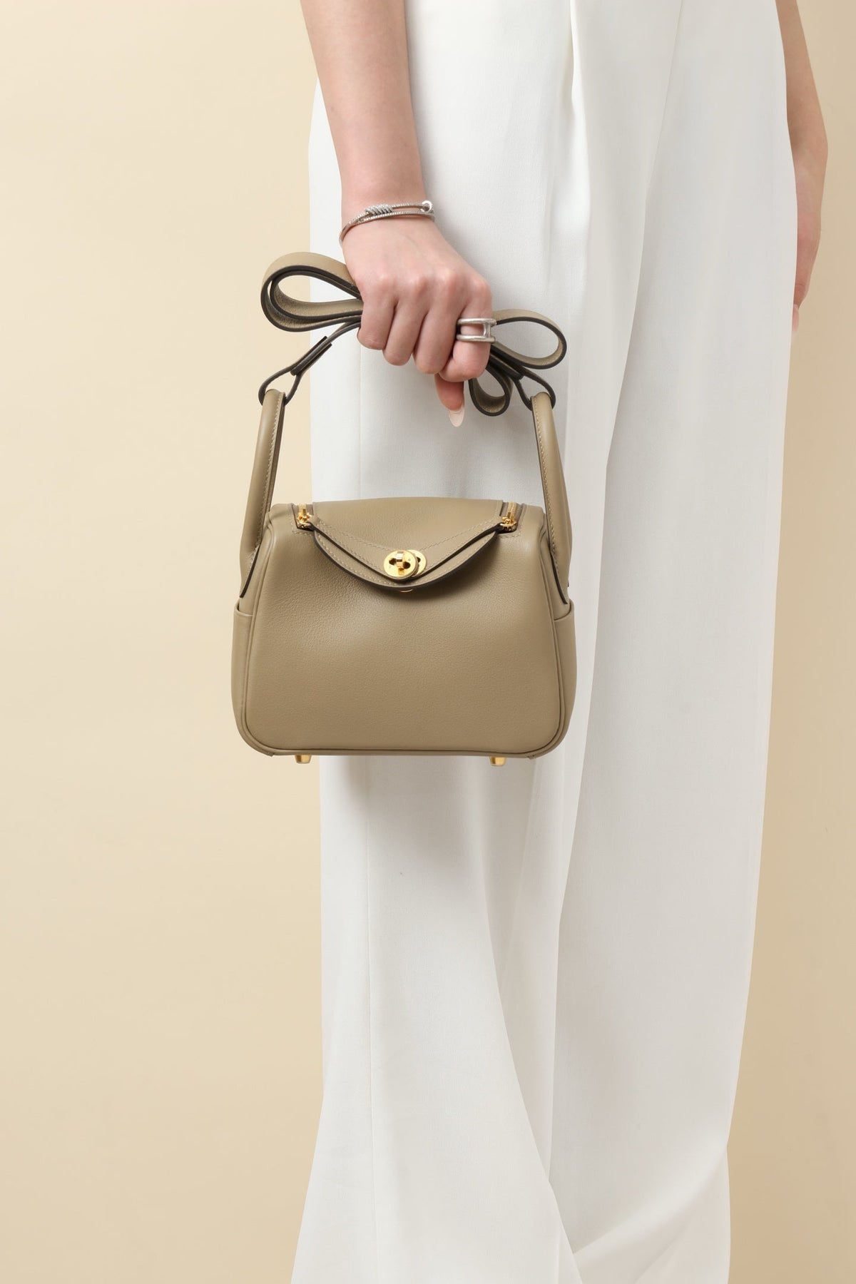 High-end Hermes 2026 Mini Lindy 19cm Swift Calfskin Suede