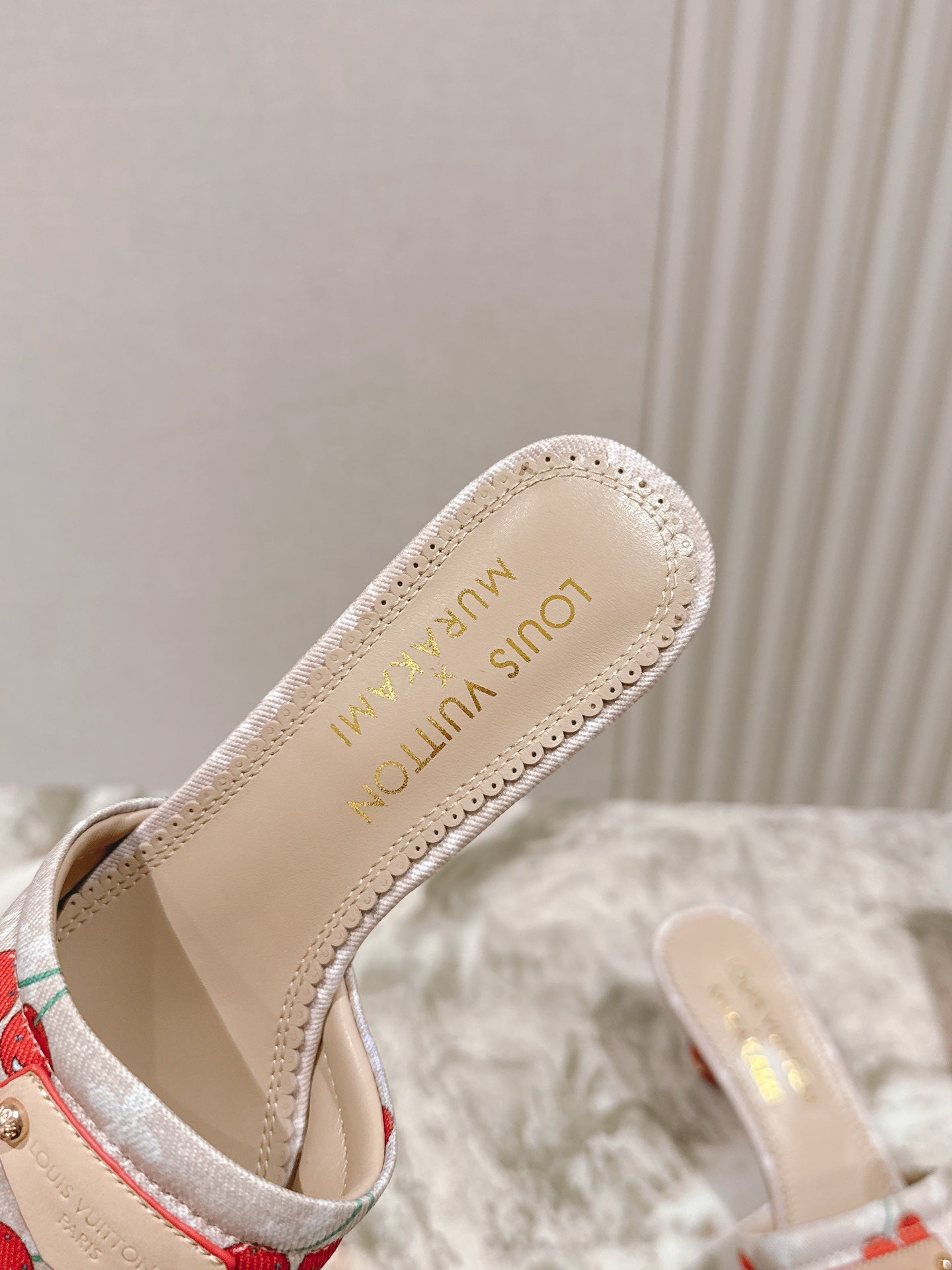 LV 26ss Slippers 45 Beige Red Denim Leather 656927