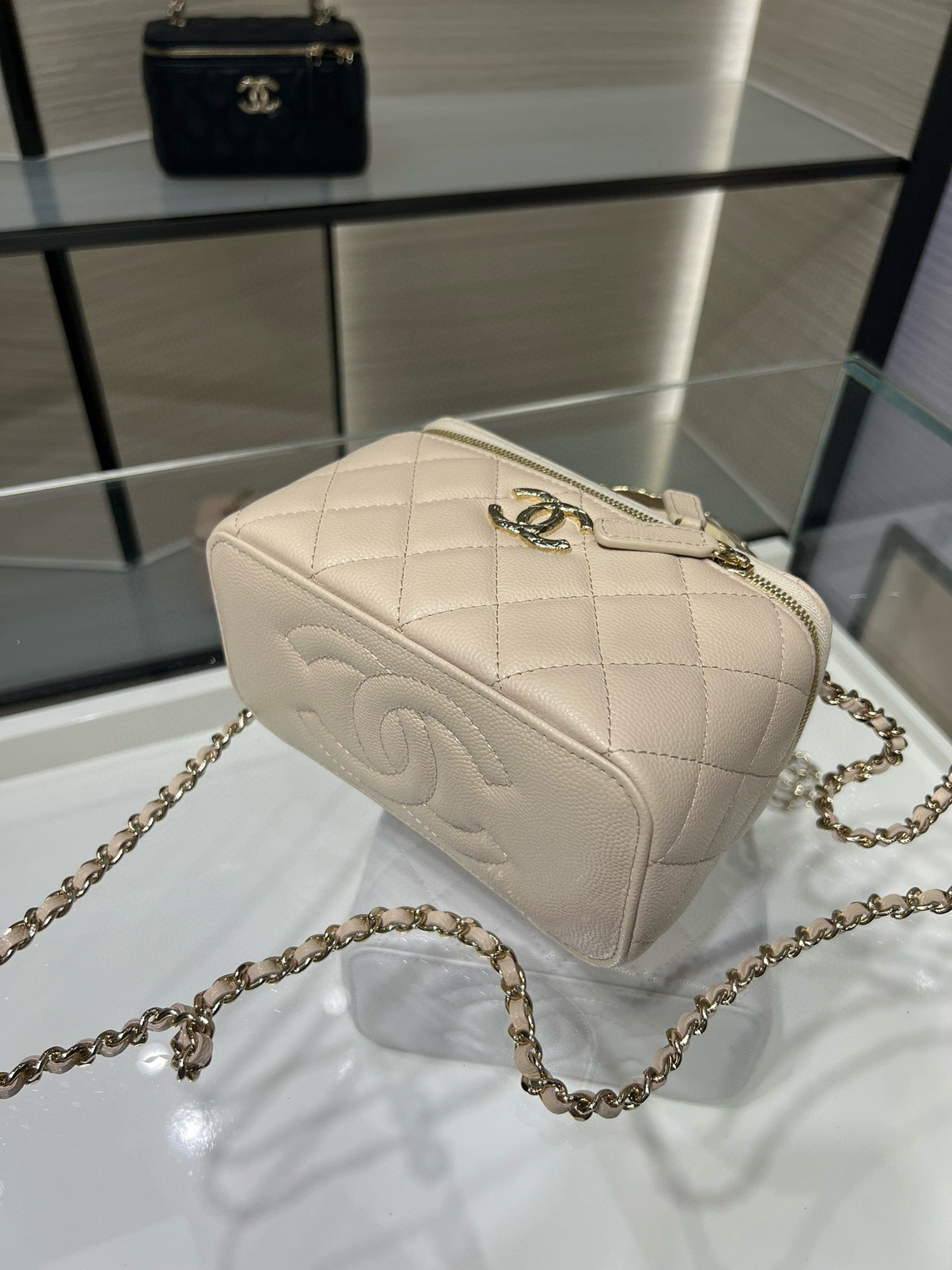 CC 25S Small Vanity 17cm Beige Grained Calfskin Light Gold Hardware