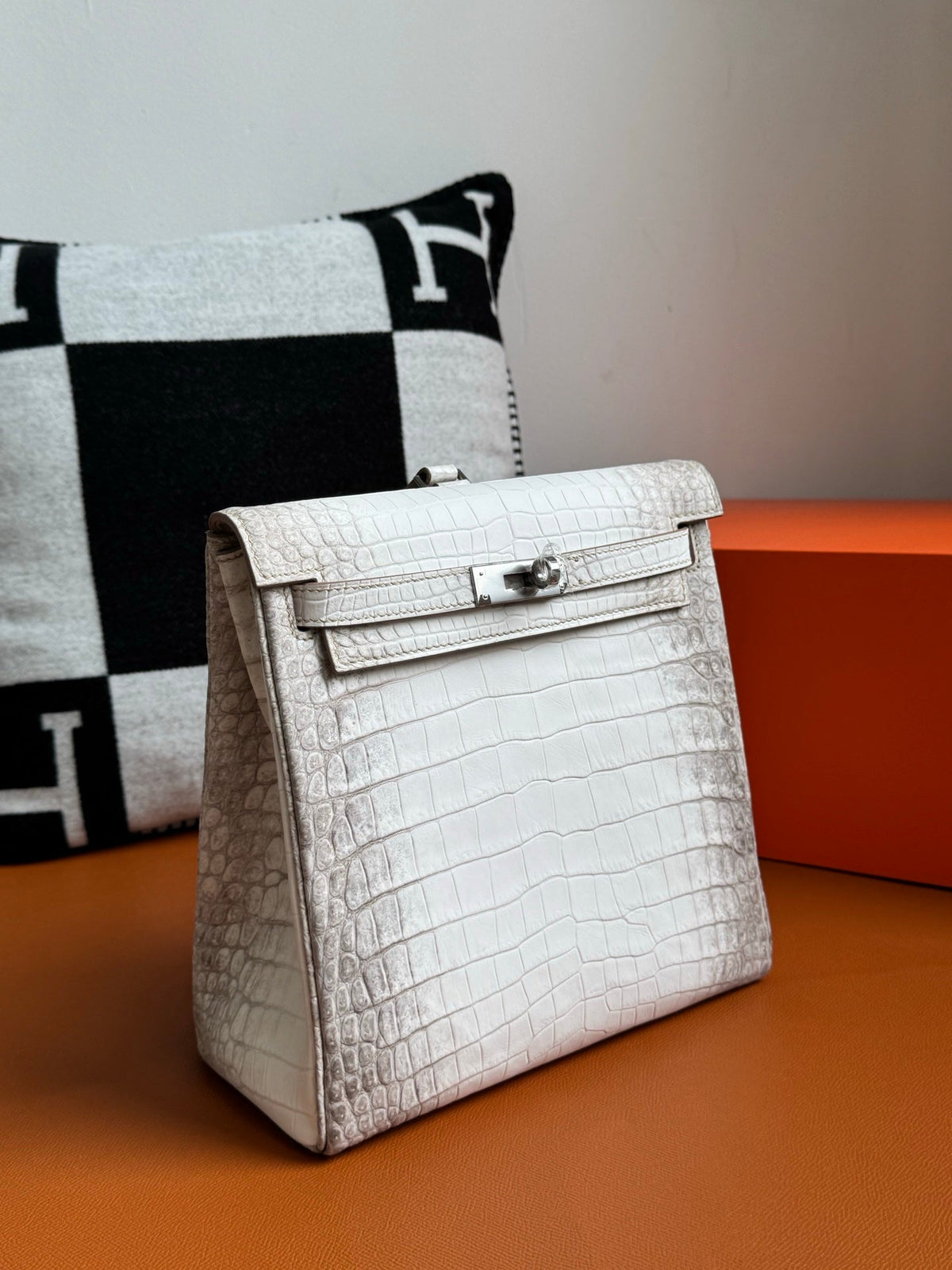 High-end Hermes 2026 Kelly Ado Backpack White 22cm Crocodile Leather