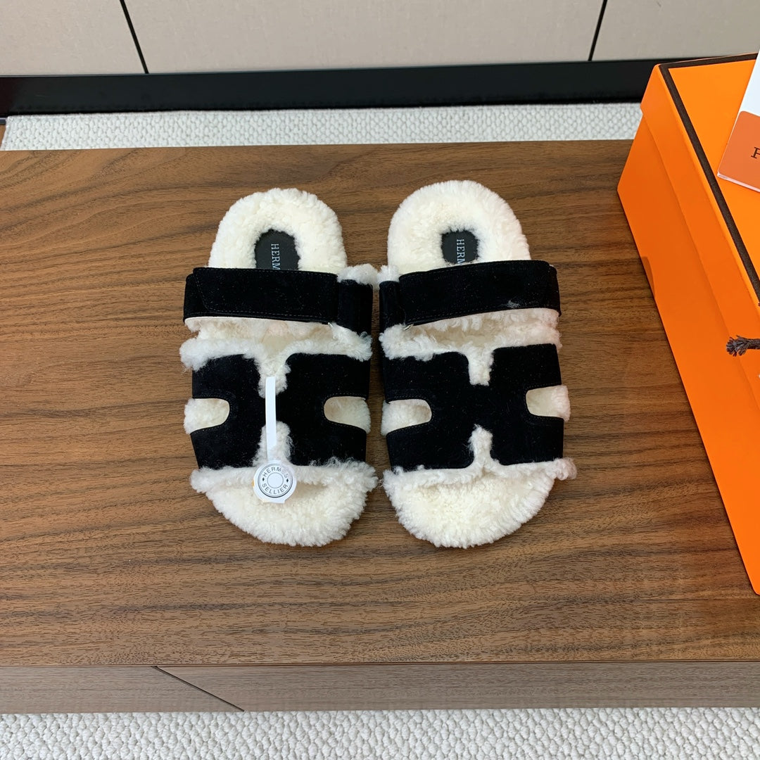 HM Chypre Sandal In Black Mix White Fleece And Suede 984199