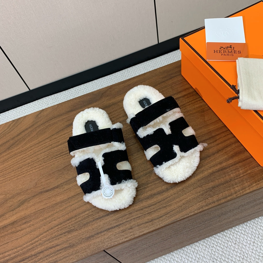 HM Chypre Sandal In Black Mix White Fleece And Suede 984199