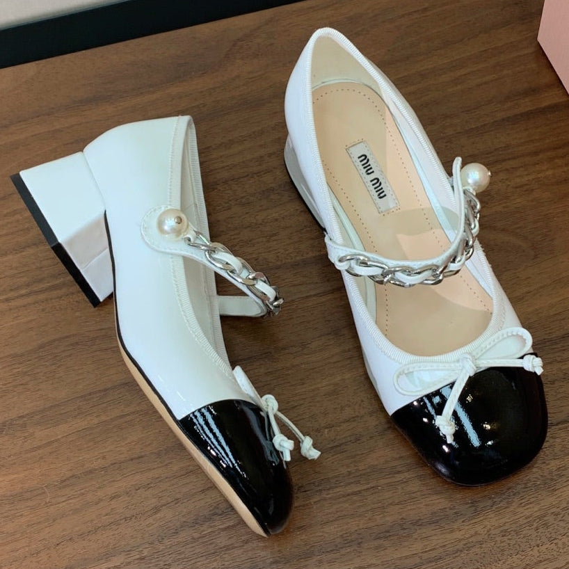 Miu Miu 2026 Pearl Chain Pumps 45mm White Black Patent Leather 994101