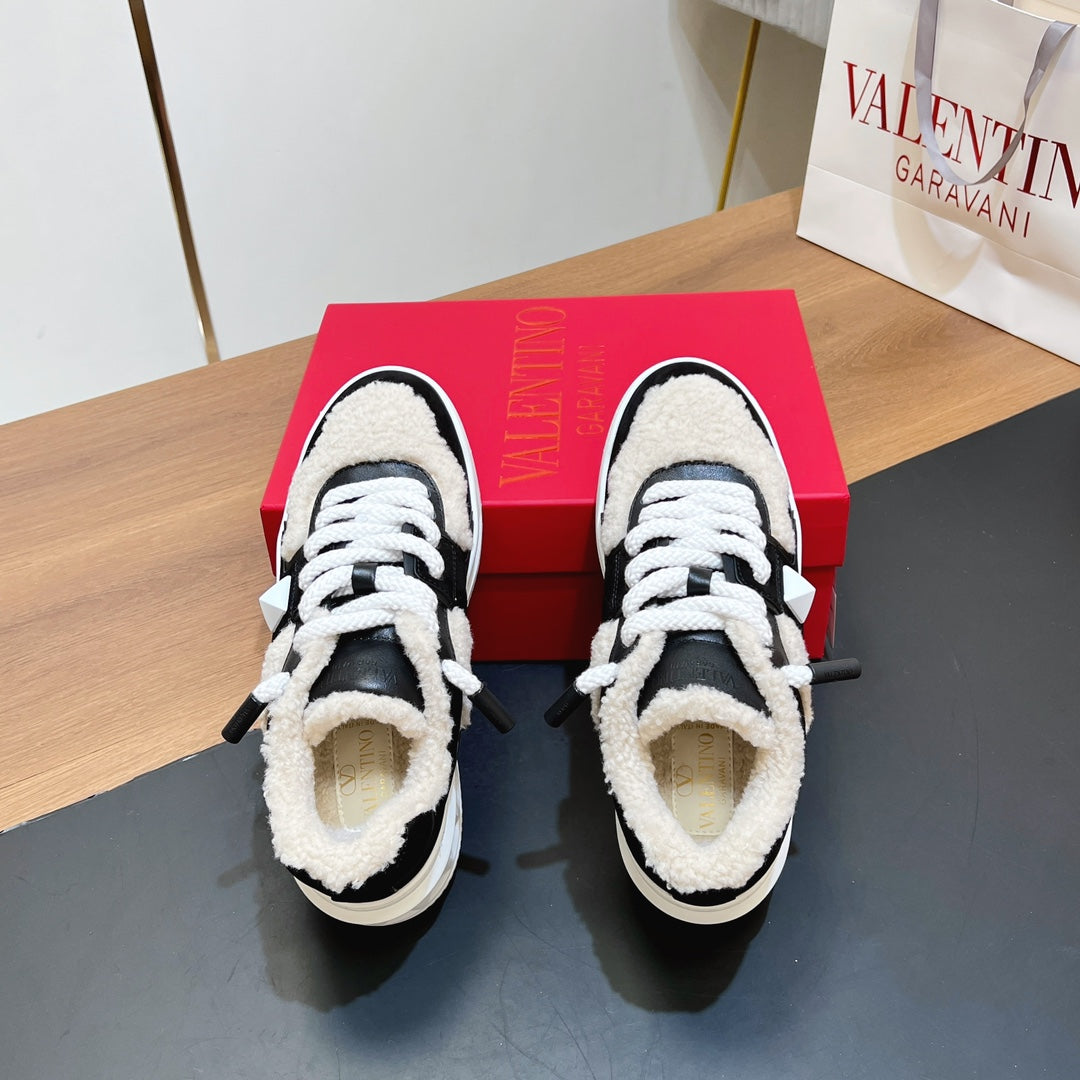 VT 2025 Garavani Sneakers Black Suede Wool Leather 546984