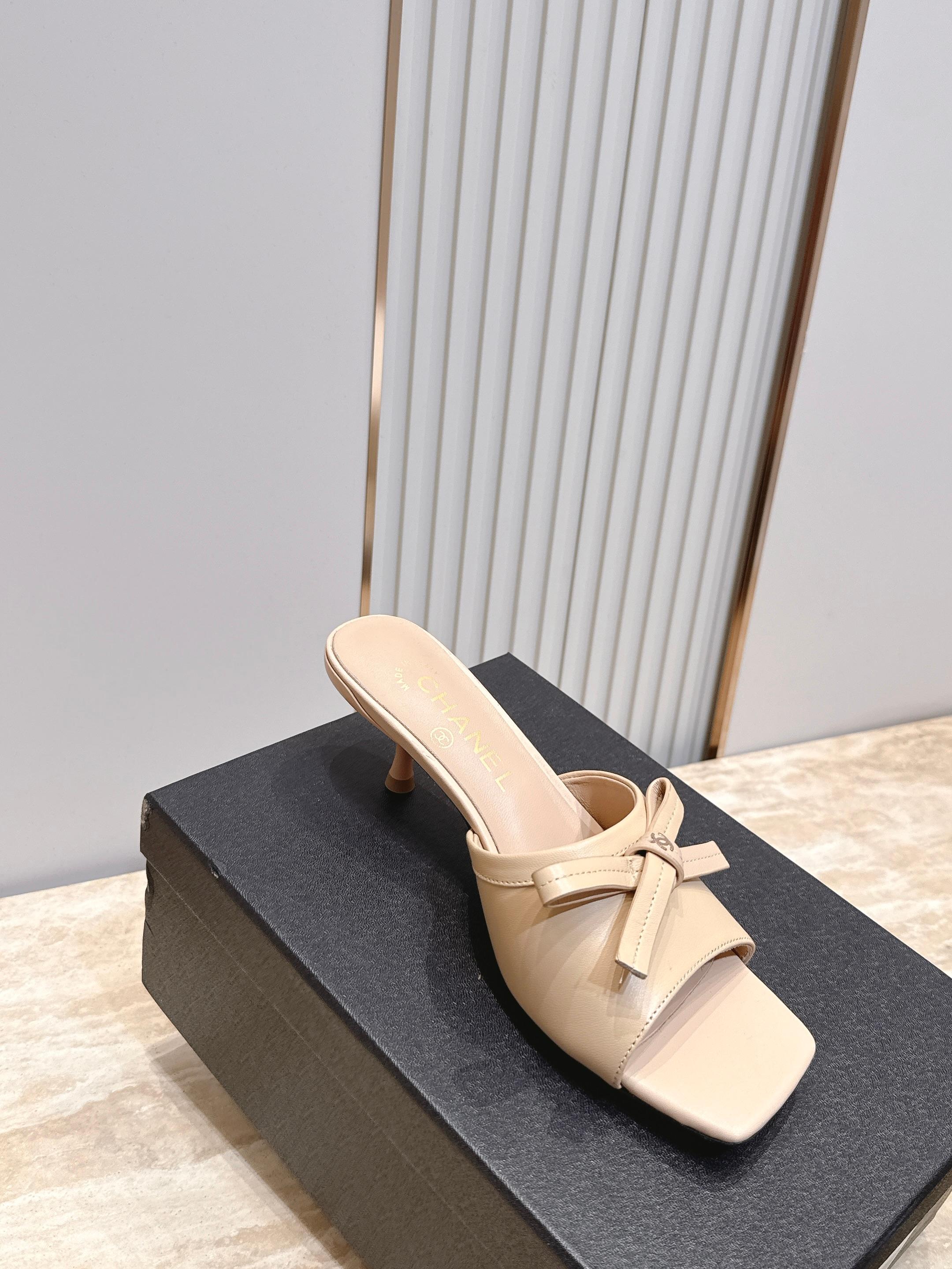 Channel 2026 Bow Mule 45mm Calfskin 899005