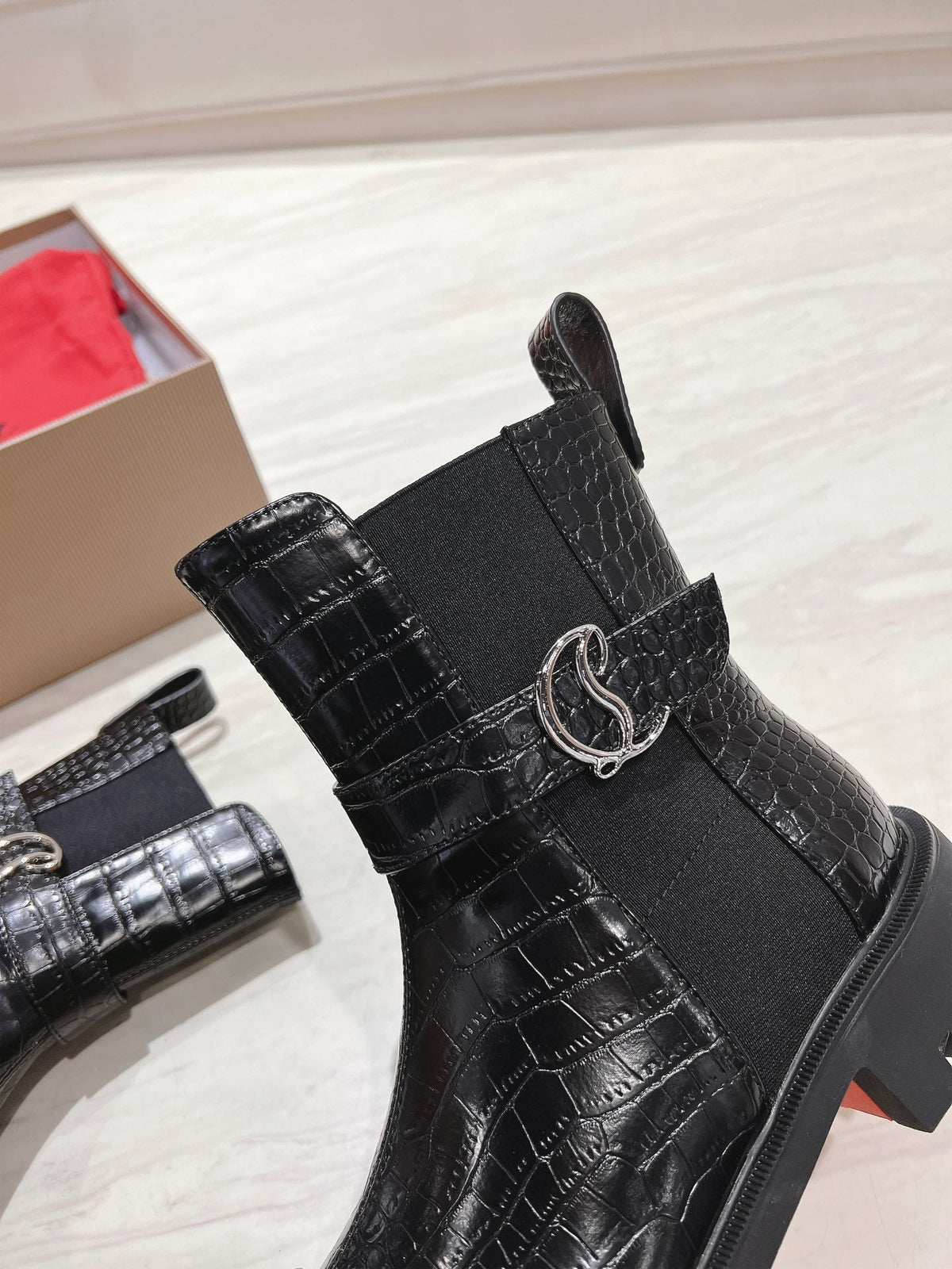 CL 25C Chelsea Booty Lug Black Alligator embossed calf leather 167675