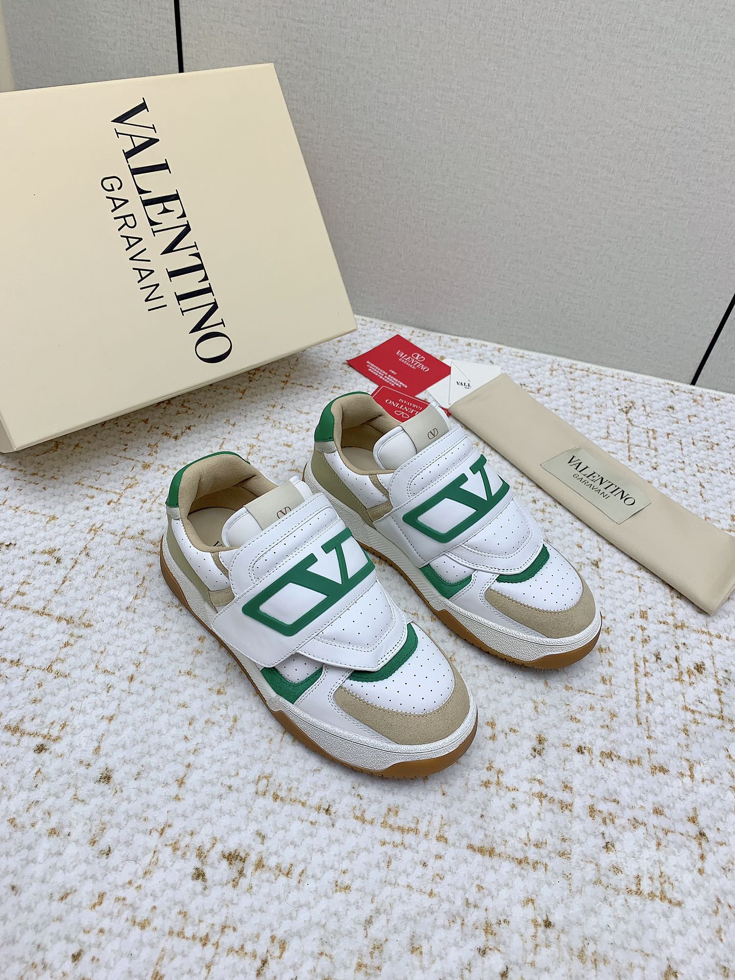 VT 25 Joy Play Low Top Sneaker White Green Cowhide 331682