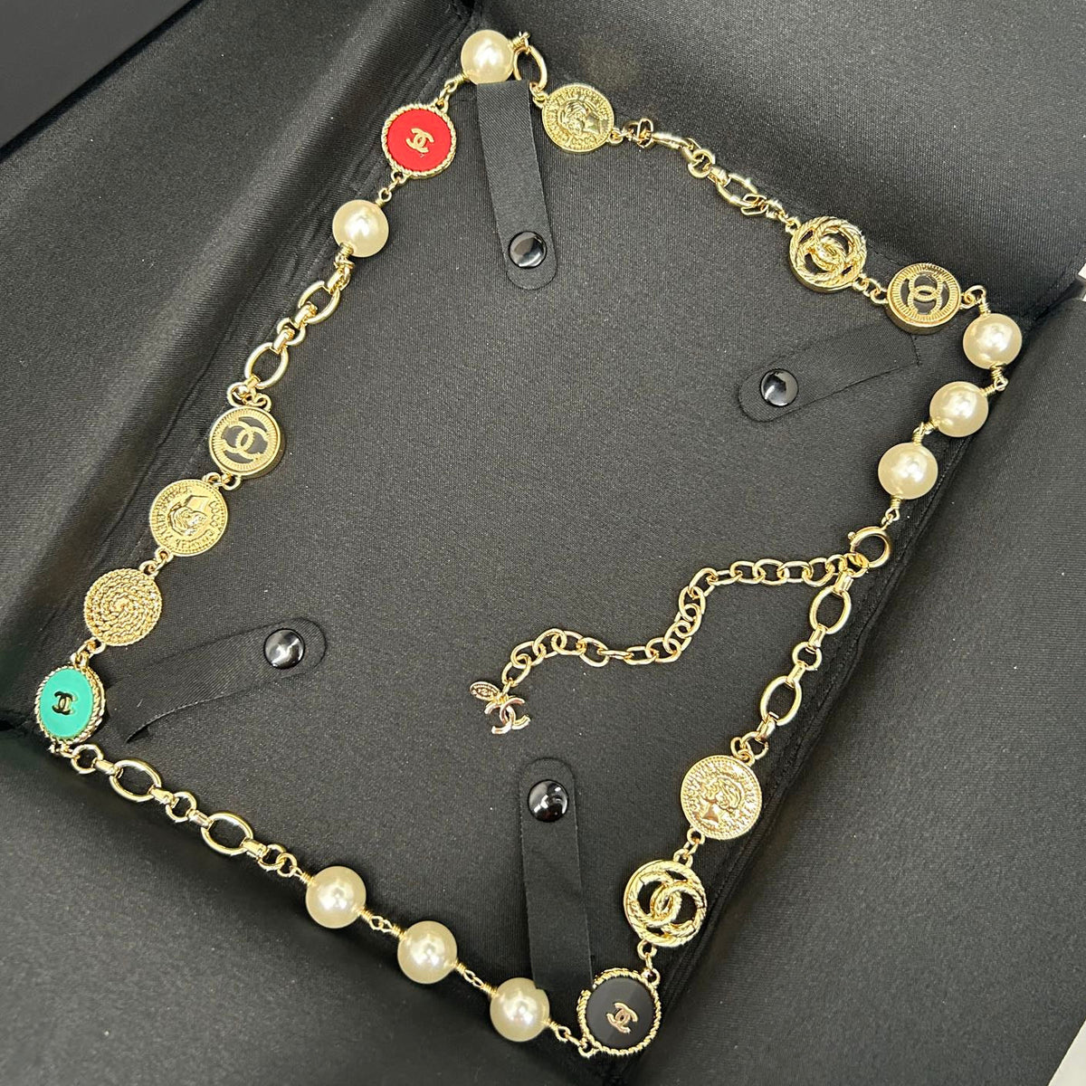 Chanel 2026 Pearl Medallion Charm Chain Belt