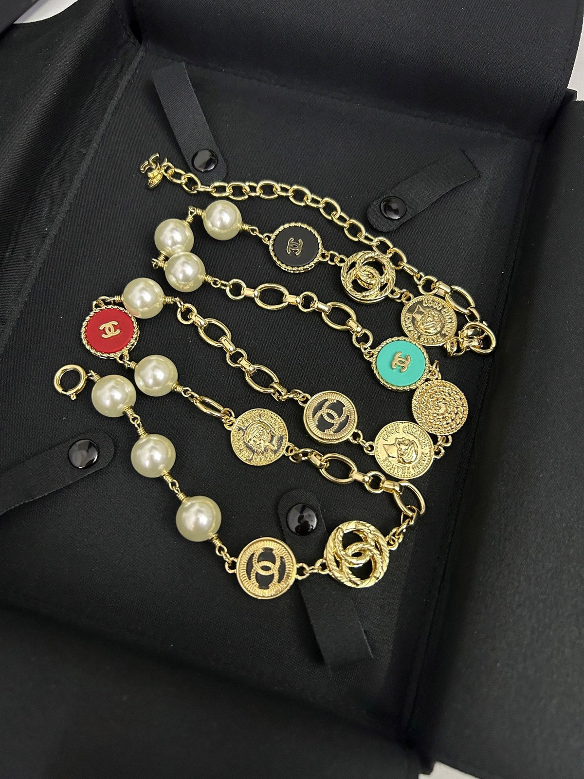 Chanel 2026 Pearl Medallion Charm Chain Belt