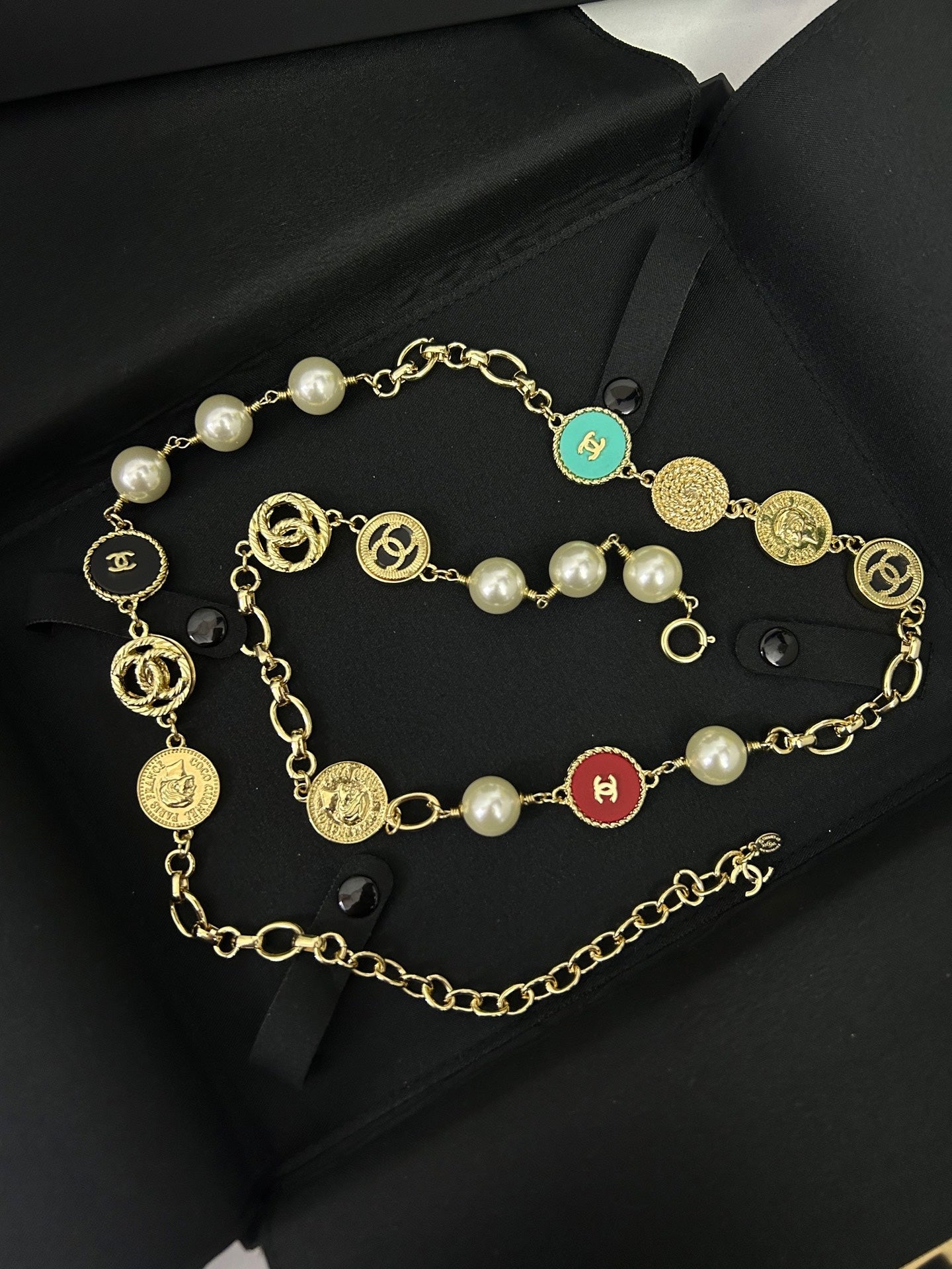 Chanel 2026 Pearl Medallion Charm Chain Belt
