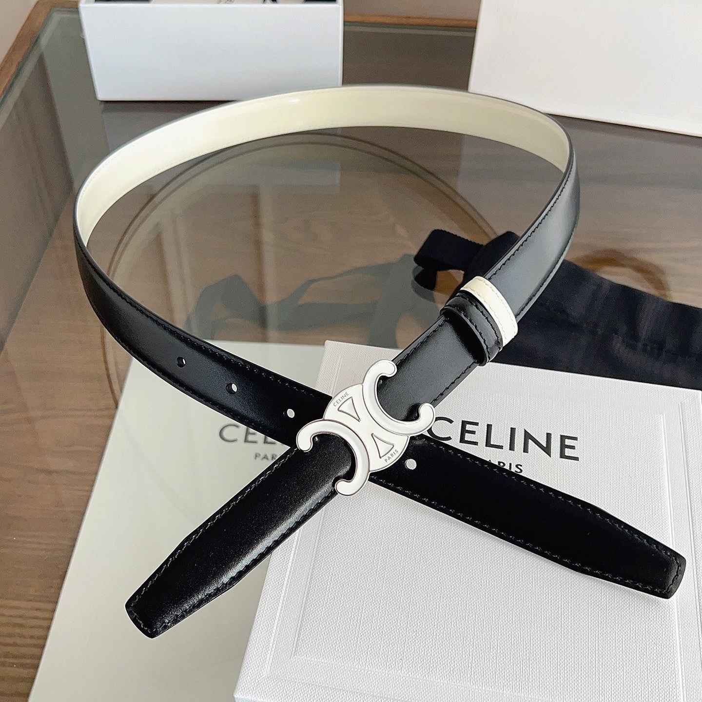 CL White 25mm Triomphe Enamel Black White Cowhide 615279