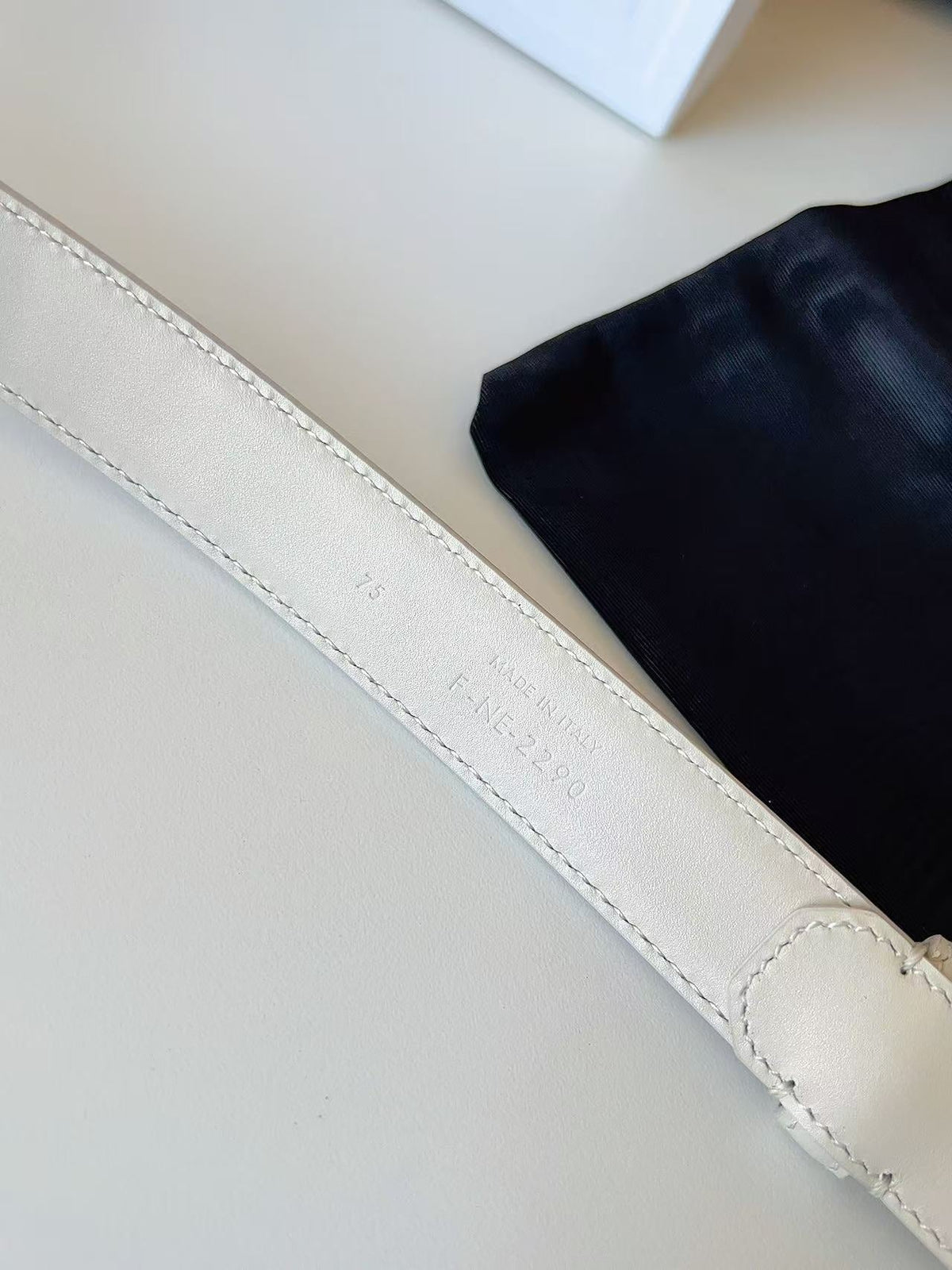 Celine 2026 Triomphe Oval Buckle Belt 25mm Leather 207408