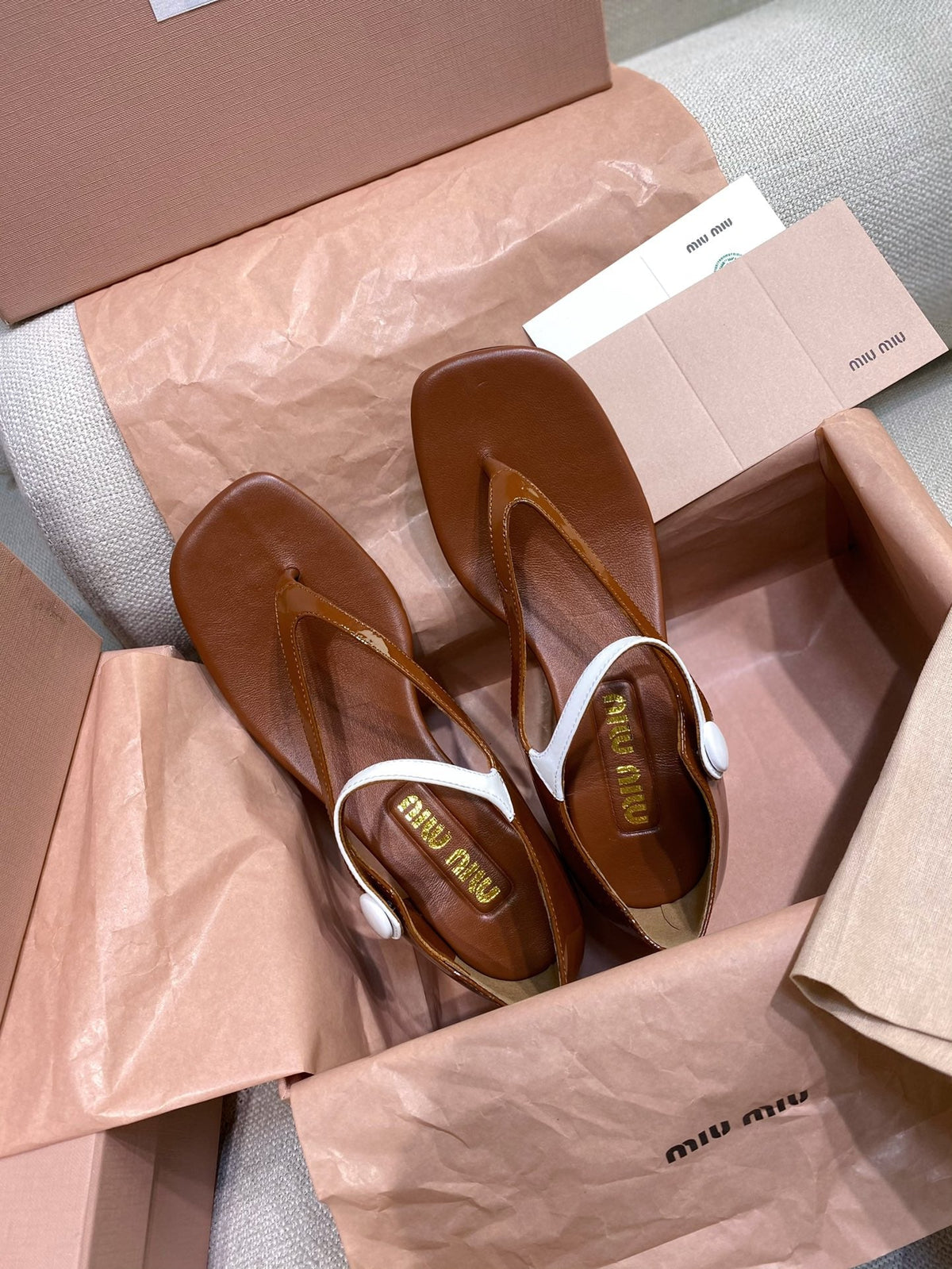 Miu Miu 2026 Thong Sandals 40mm Patent Leather 155474