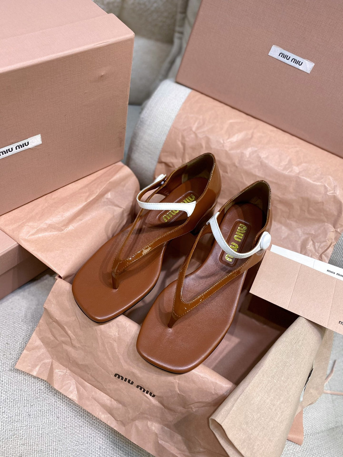 Miu Miu 2026 Thong Sandals 40mm Patent Leather 155474