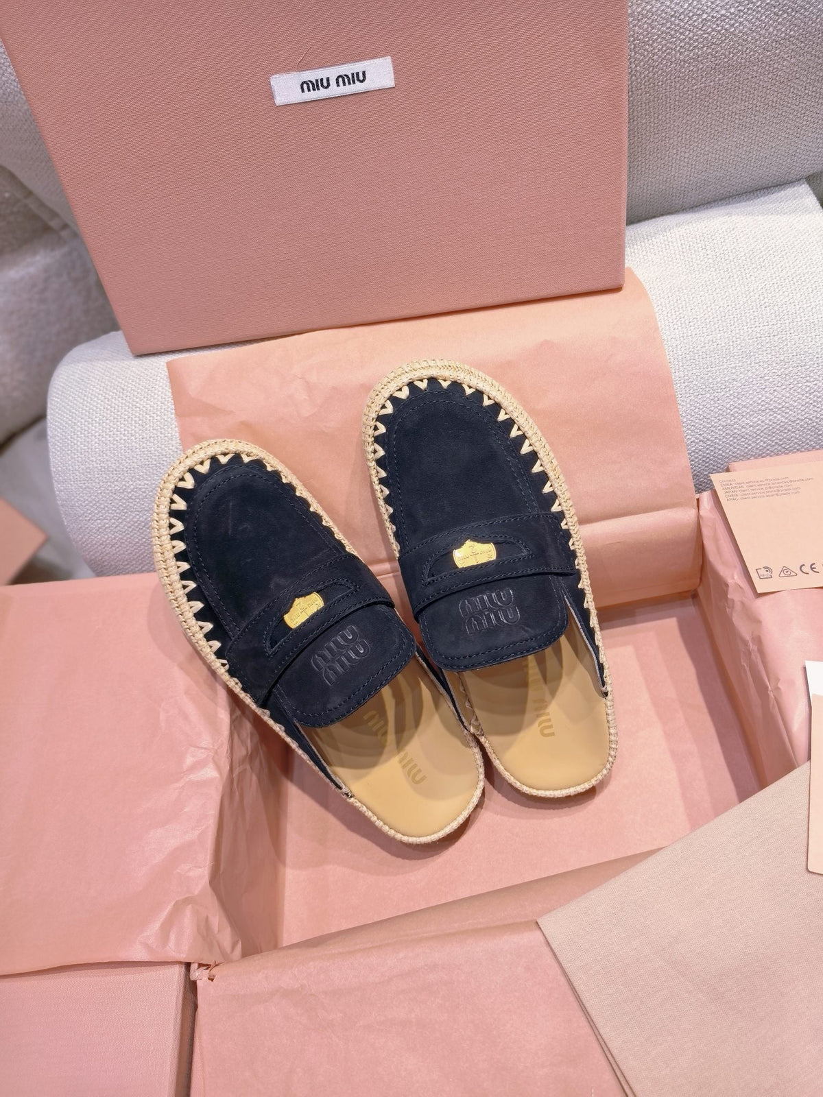Miu Miu 2026 Raffia Flatform Mules Suede 155477
