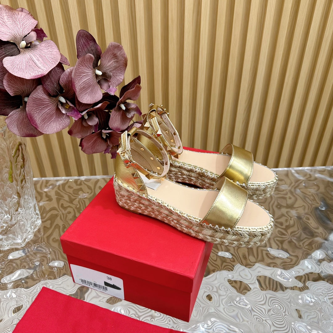 Rockstud Espadrille 45mm Gold leather sandals