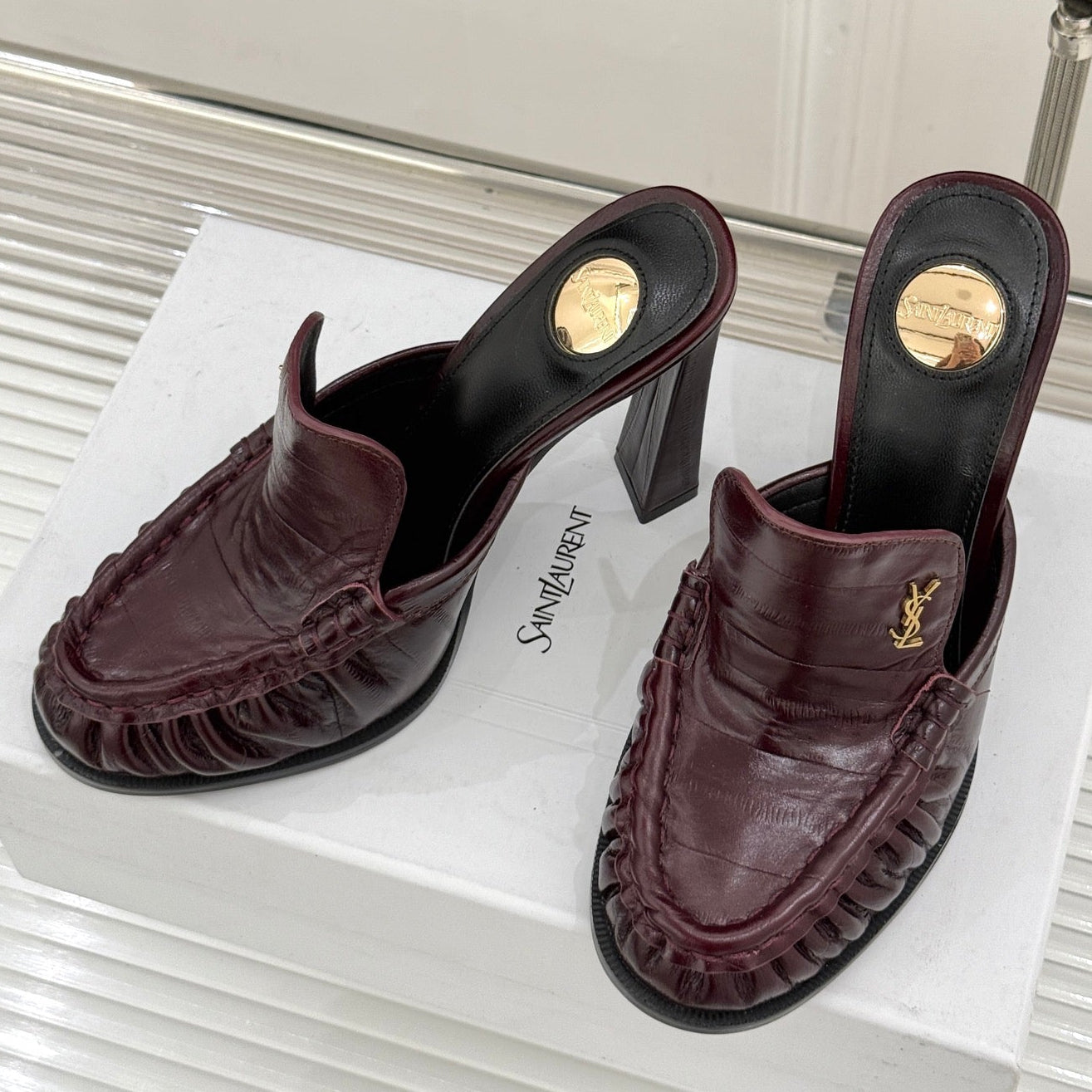 Saint Laurent 2026 Le Loafer Cassandre Mule 105mm Suede Leather 642949