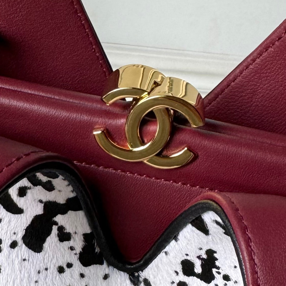 Chanel 2026 Small Tote Bag 23cm White Black Lambskin