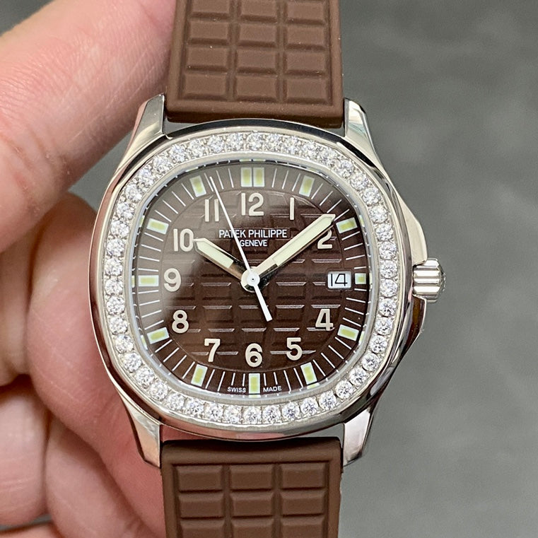 PATEK Aquanaut 35.6mm Socola Dial