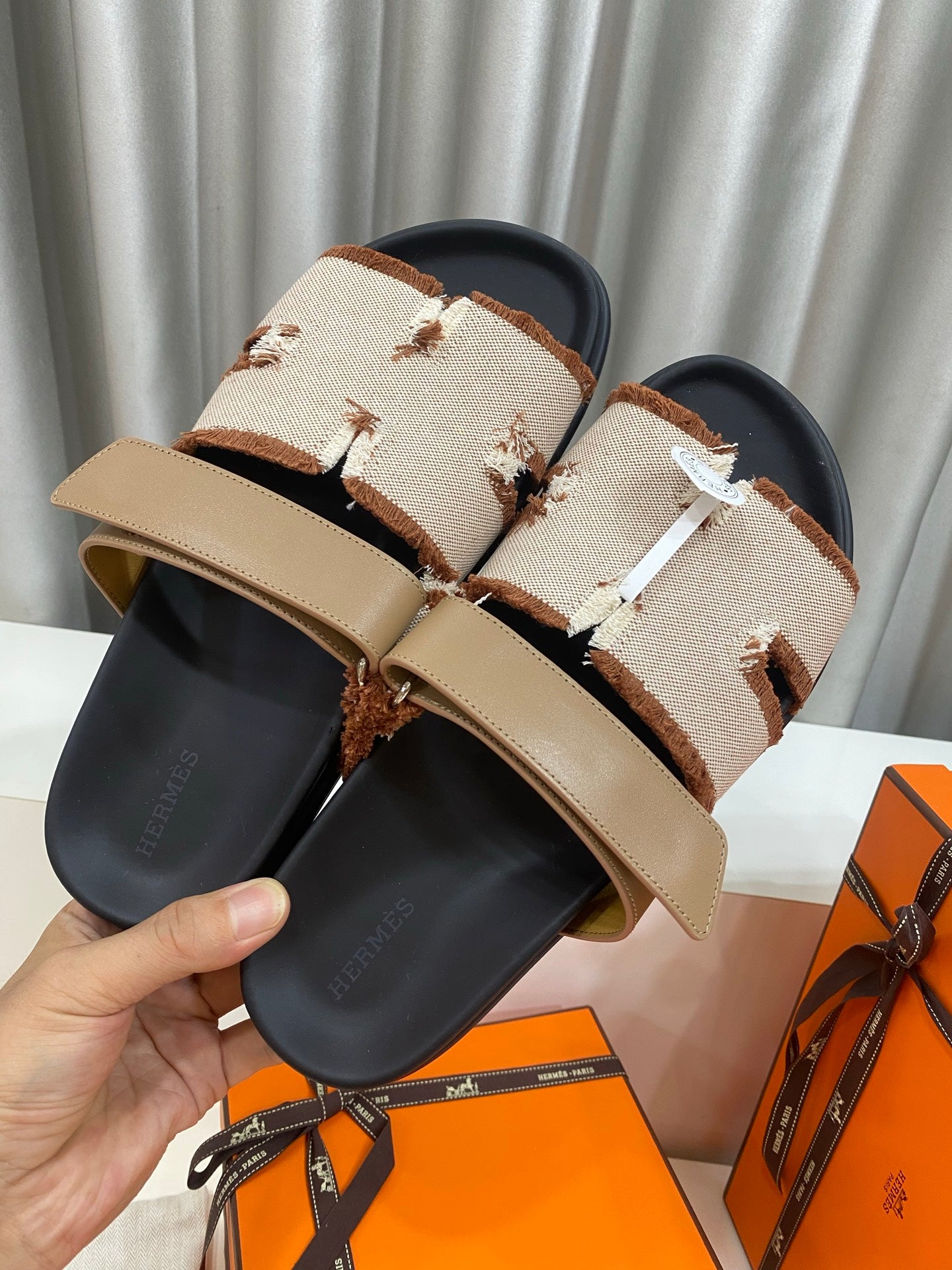 Hermes 2026 Chypre Sandal Canvas Calfskin 957513