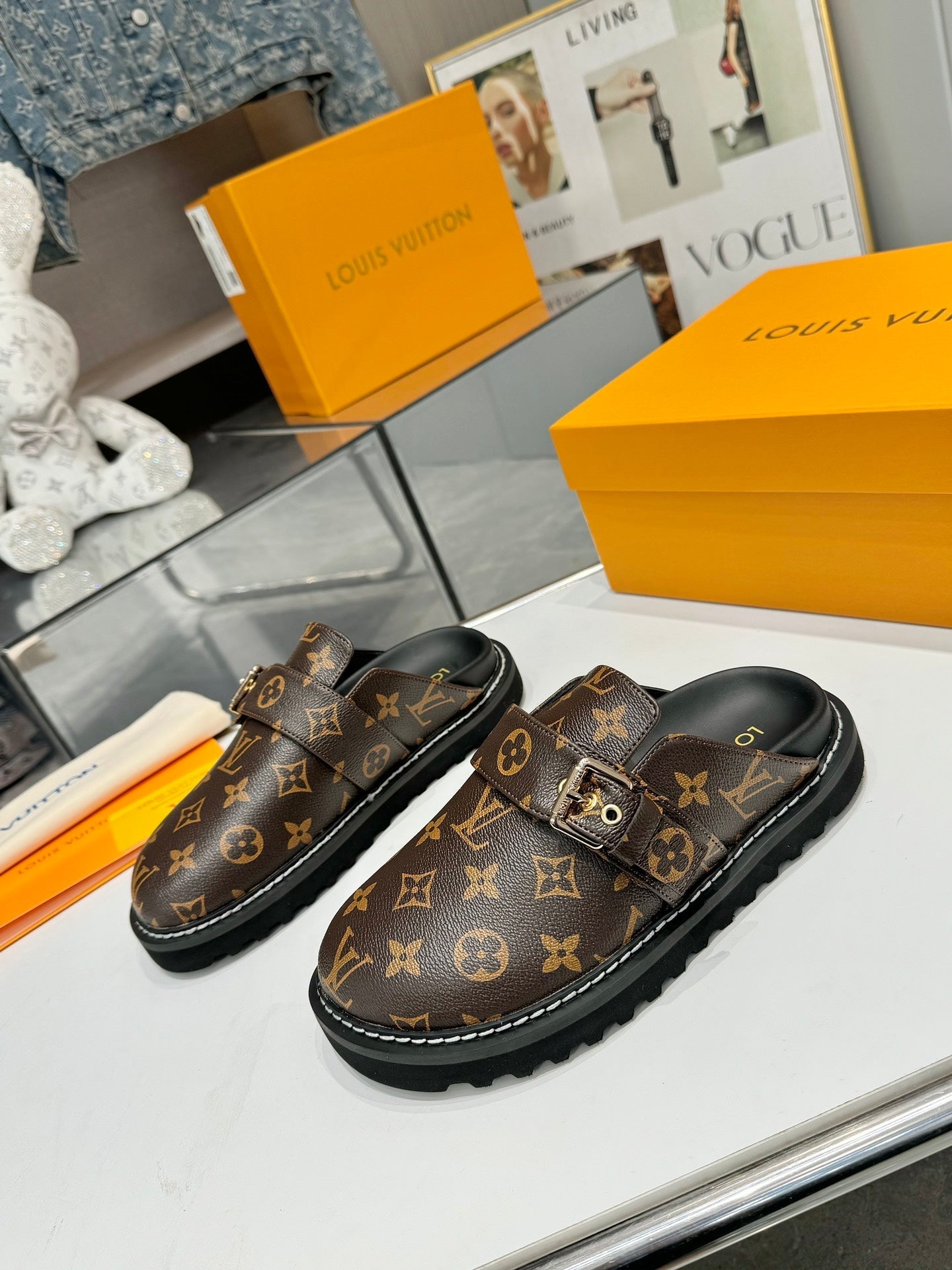 Louis Vuitton Mule Brown Black Sheepskin 979788