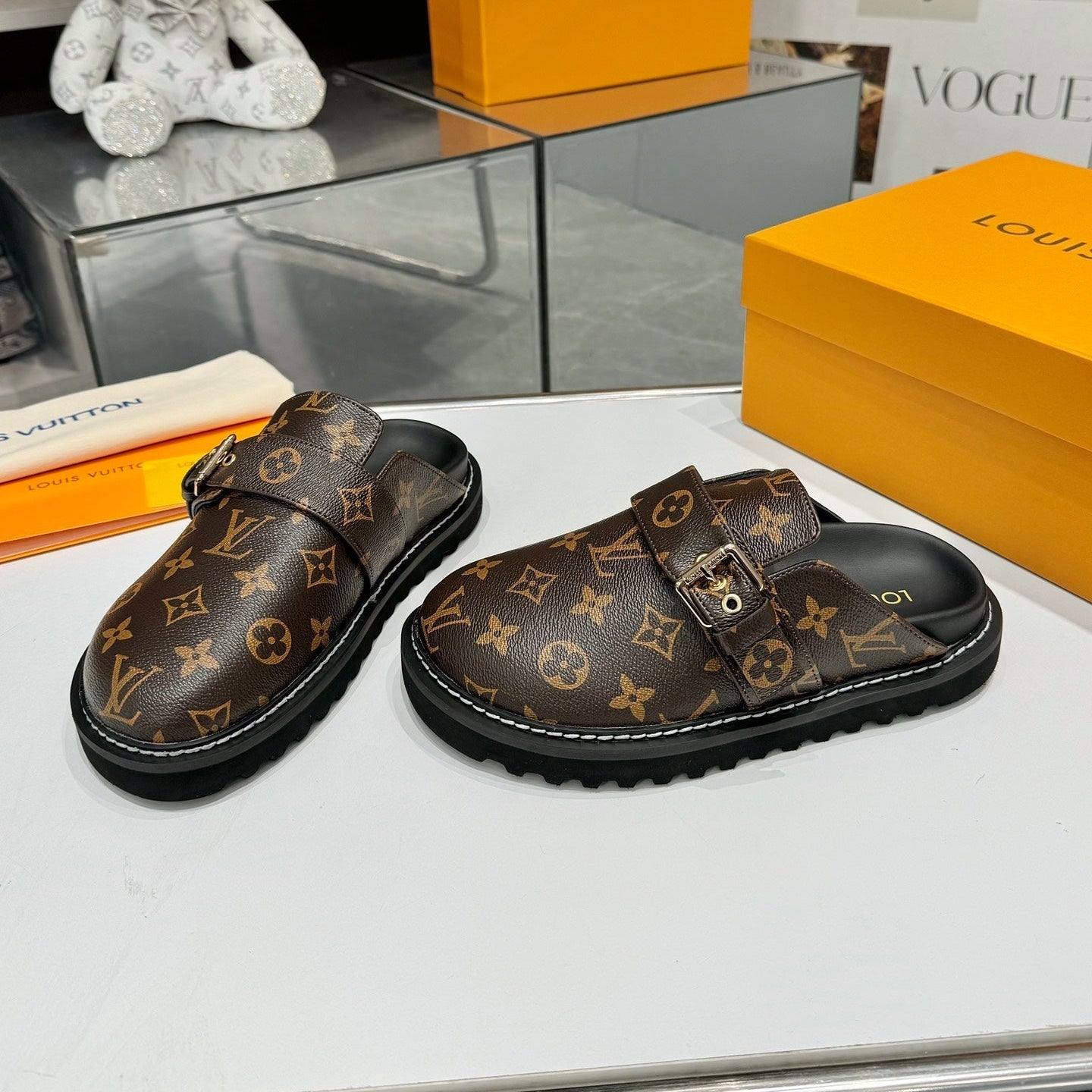 Louis Vuitton Mule Brown Black Sheepskin 979788
